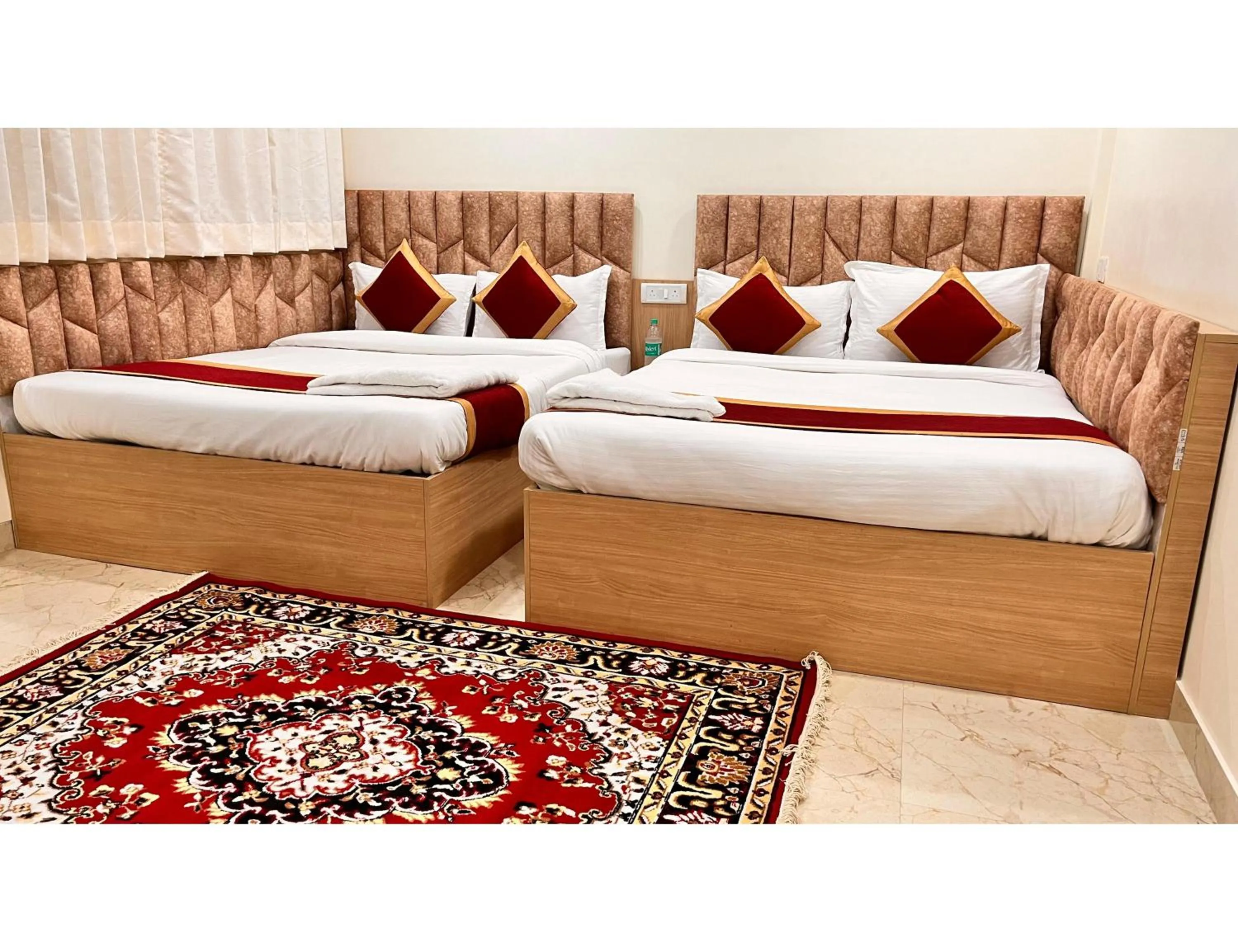 Bed in Shri Ram Paying Guest House Premium Rooms