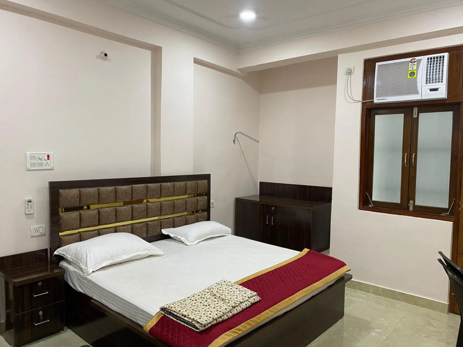 Photo of the whole room, Bed in Shri Ram Paying Guest House Premium Rooms