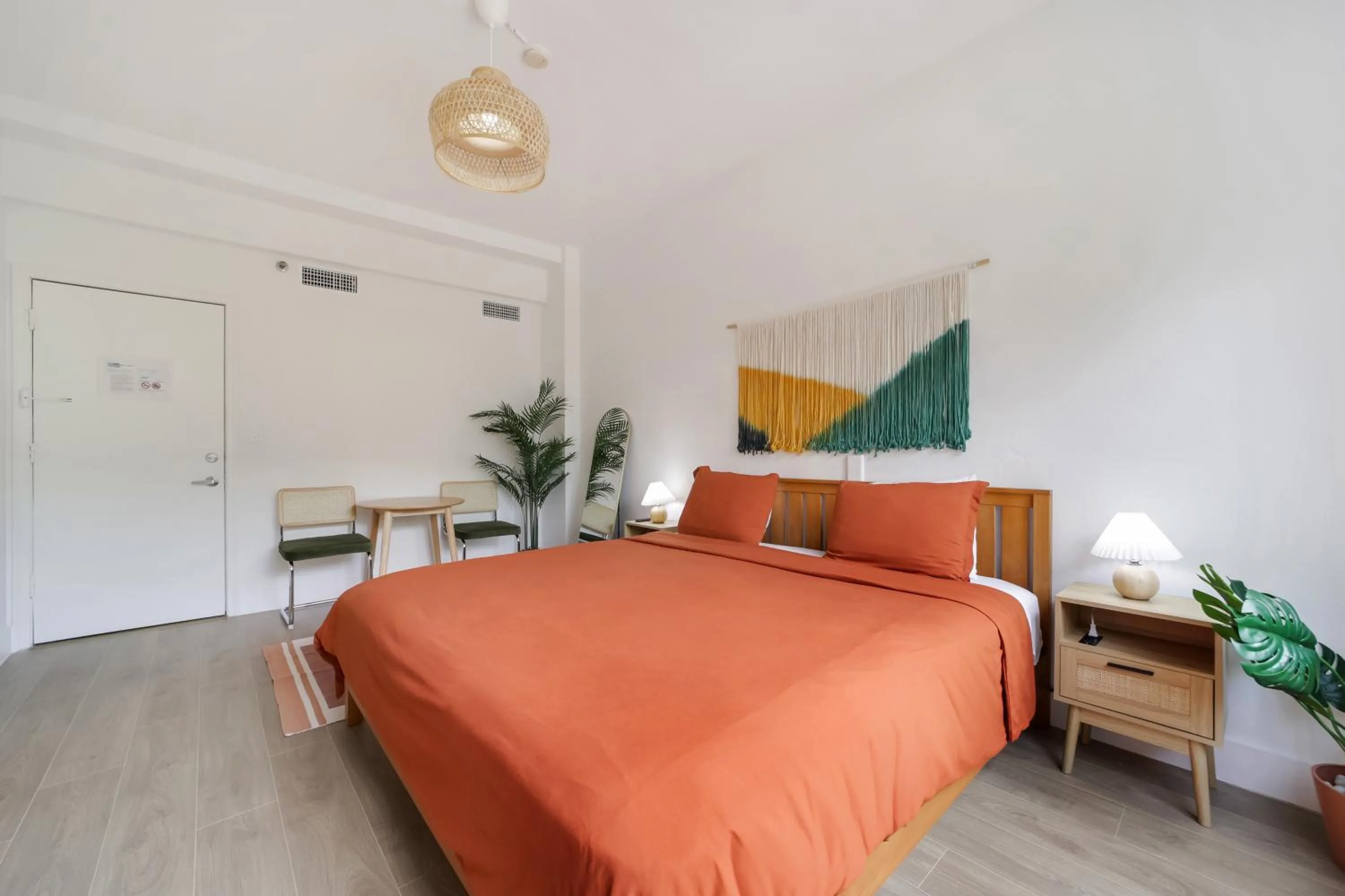 Bed in Tropics Hotel Miami Beach