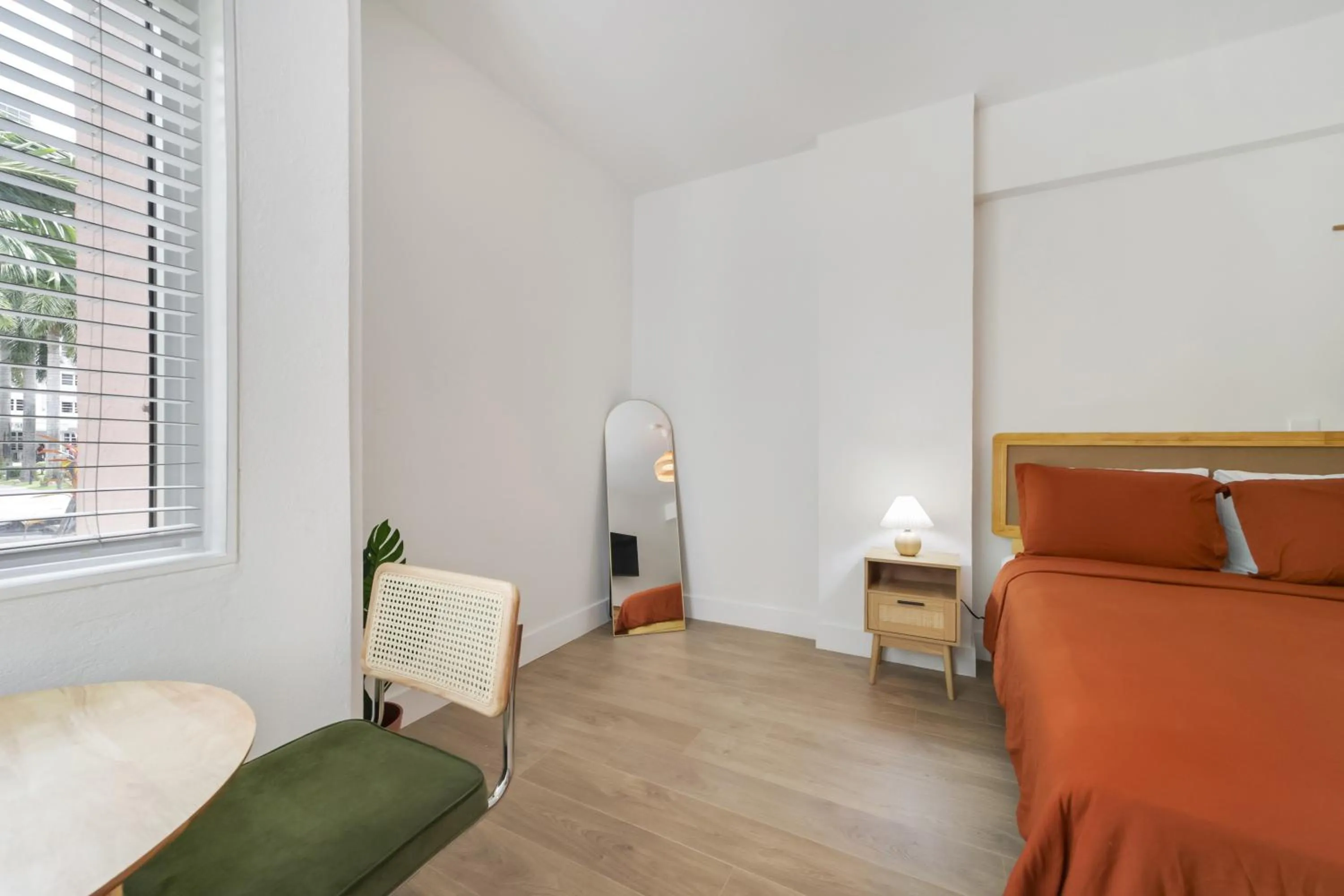 Bed in Tropics Hotel Miami Beach