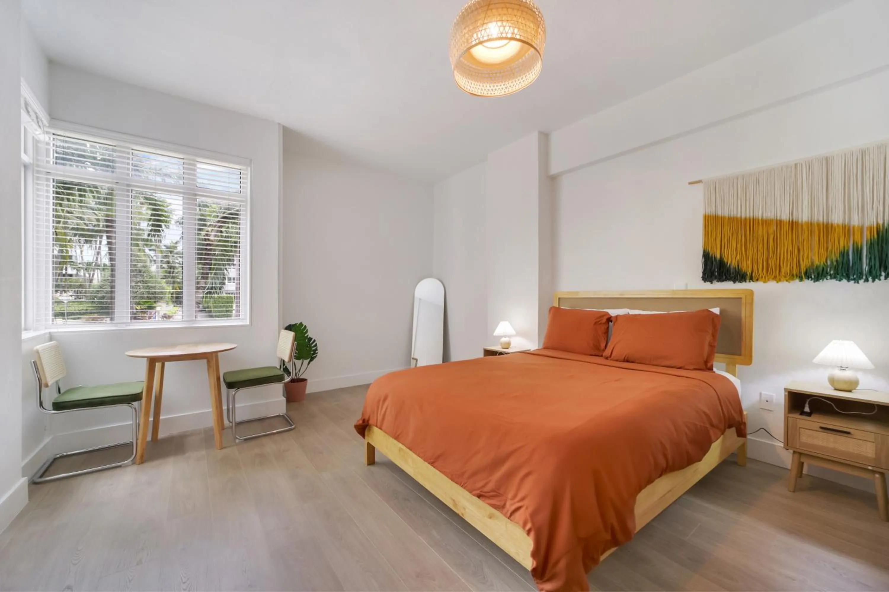 Bed in Tropics Hotel Miami Beach