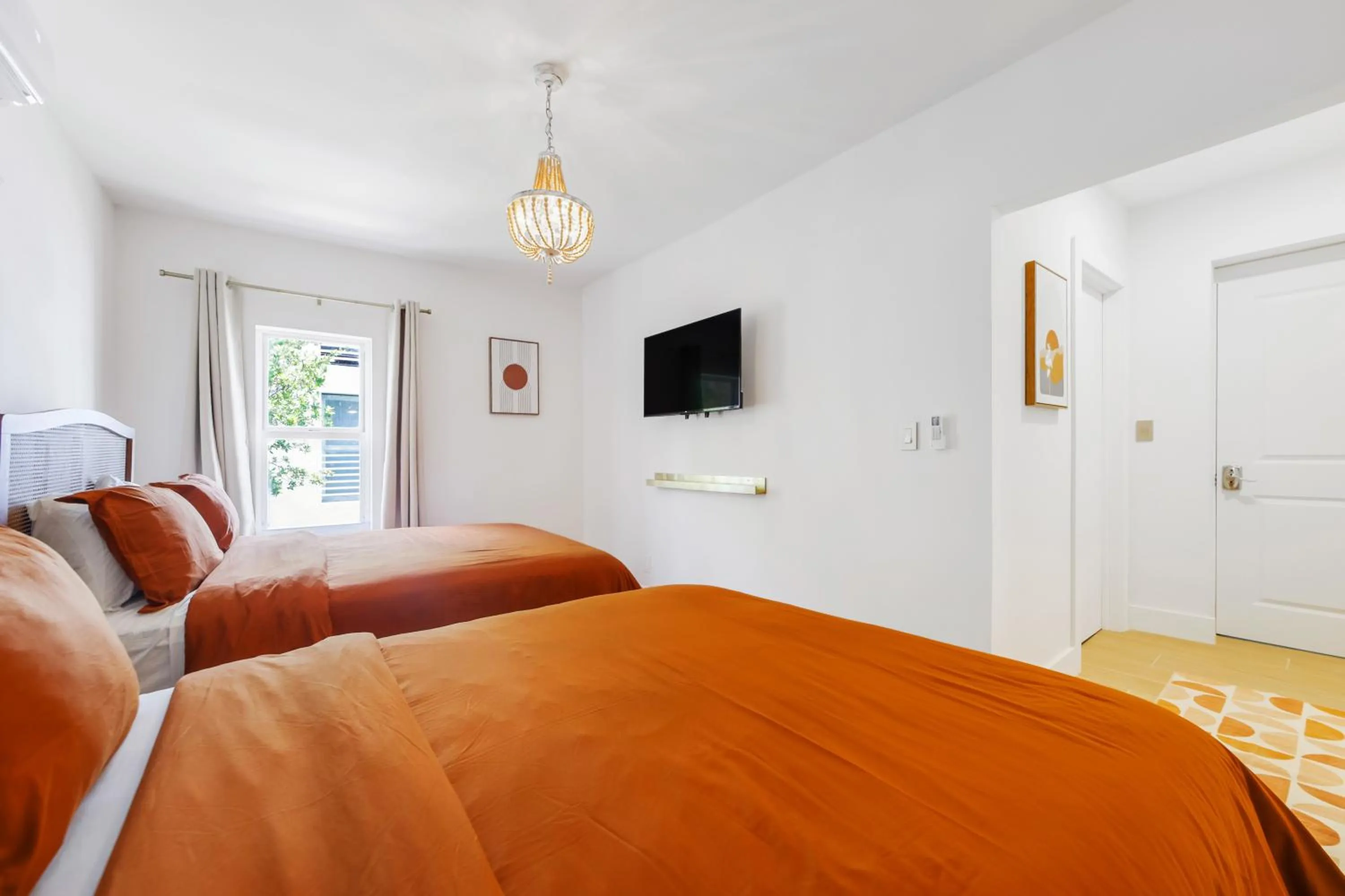 Bed in Tropics Hotel Miami Beach