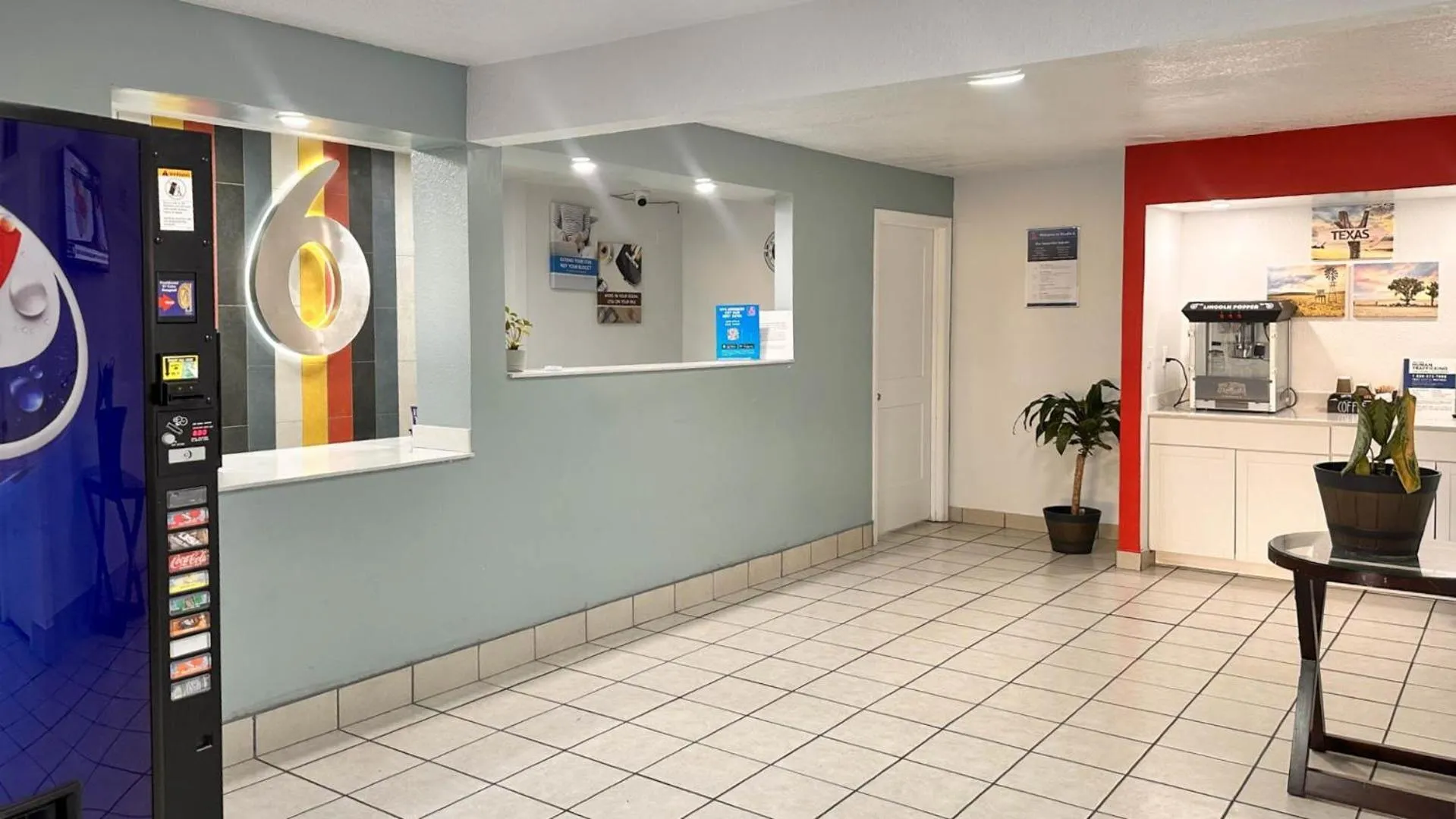 Lobby or reception in Motel 6 Borger, TX Boom Town