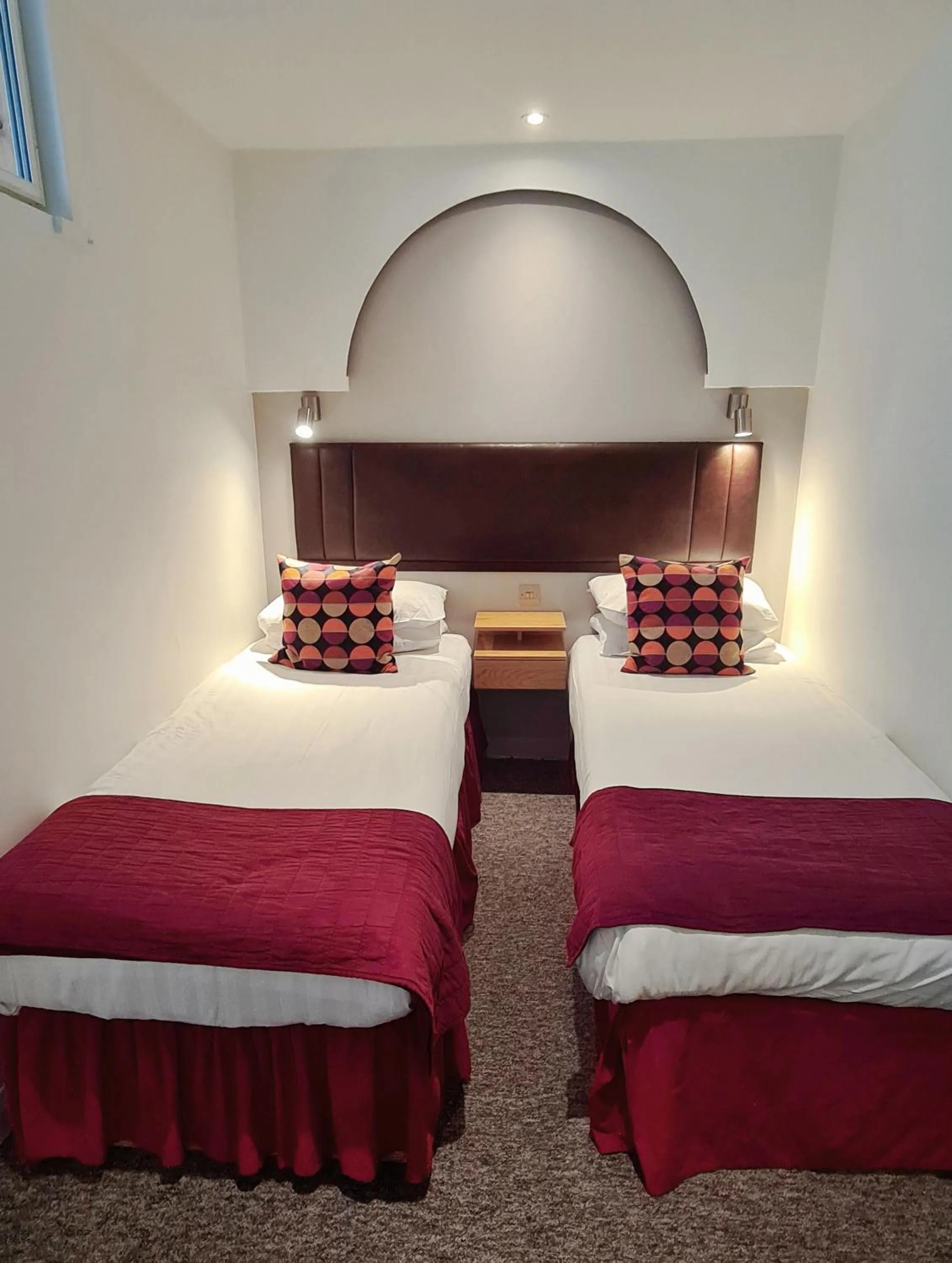 Bedroom, Bed in Rushmore Hotel