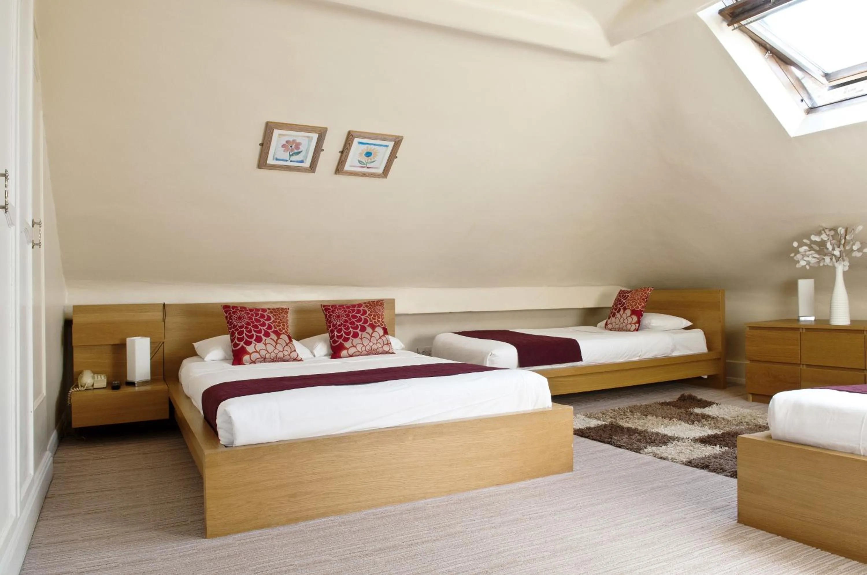 Bed in Rushmore Hotel