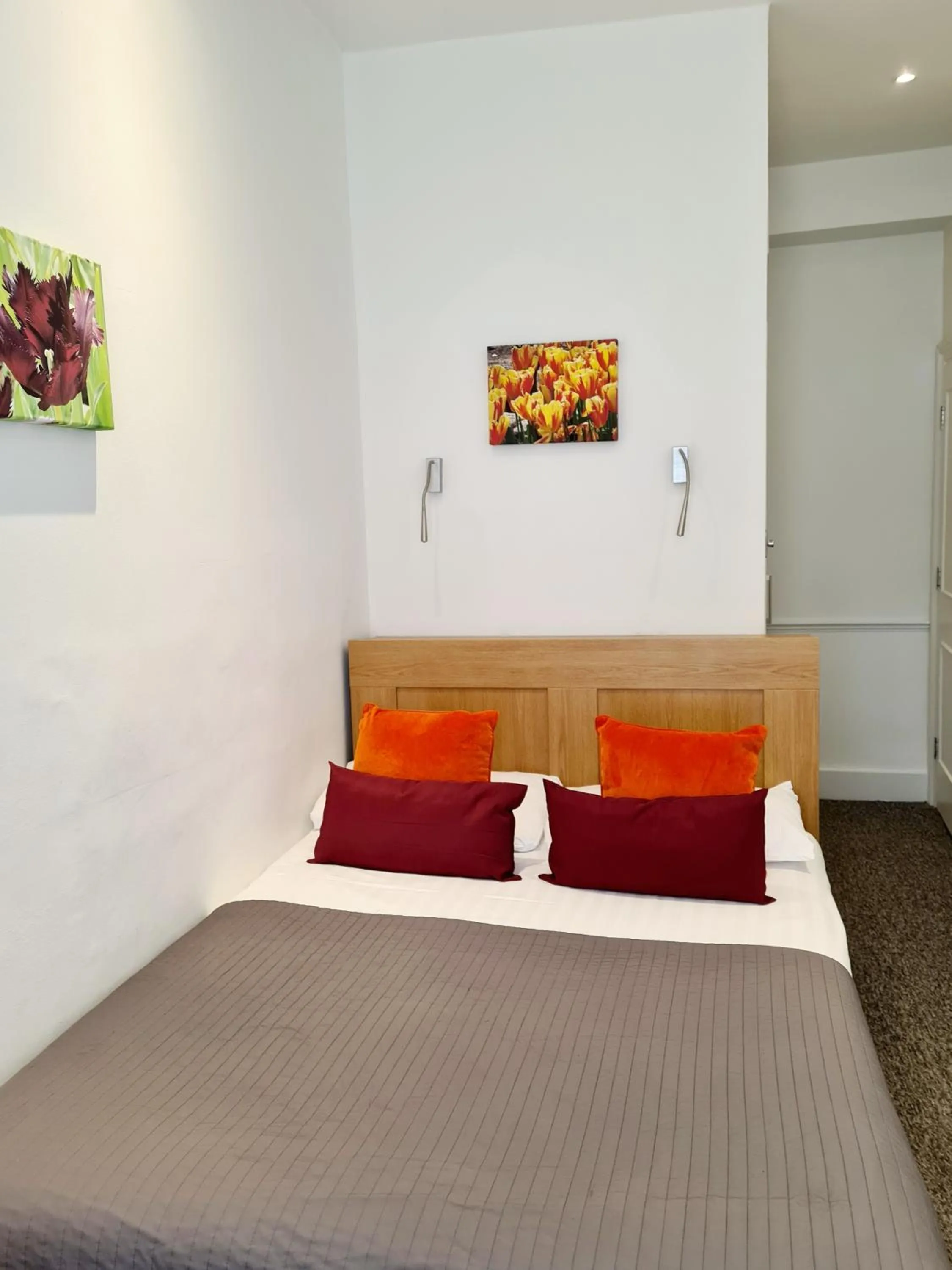 Bed in Rushmore Hotel