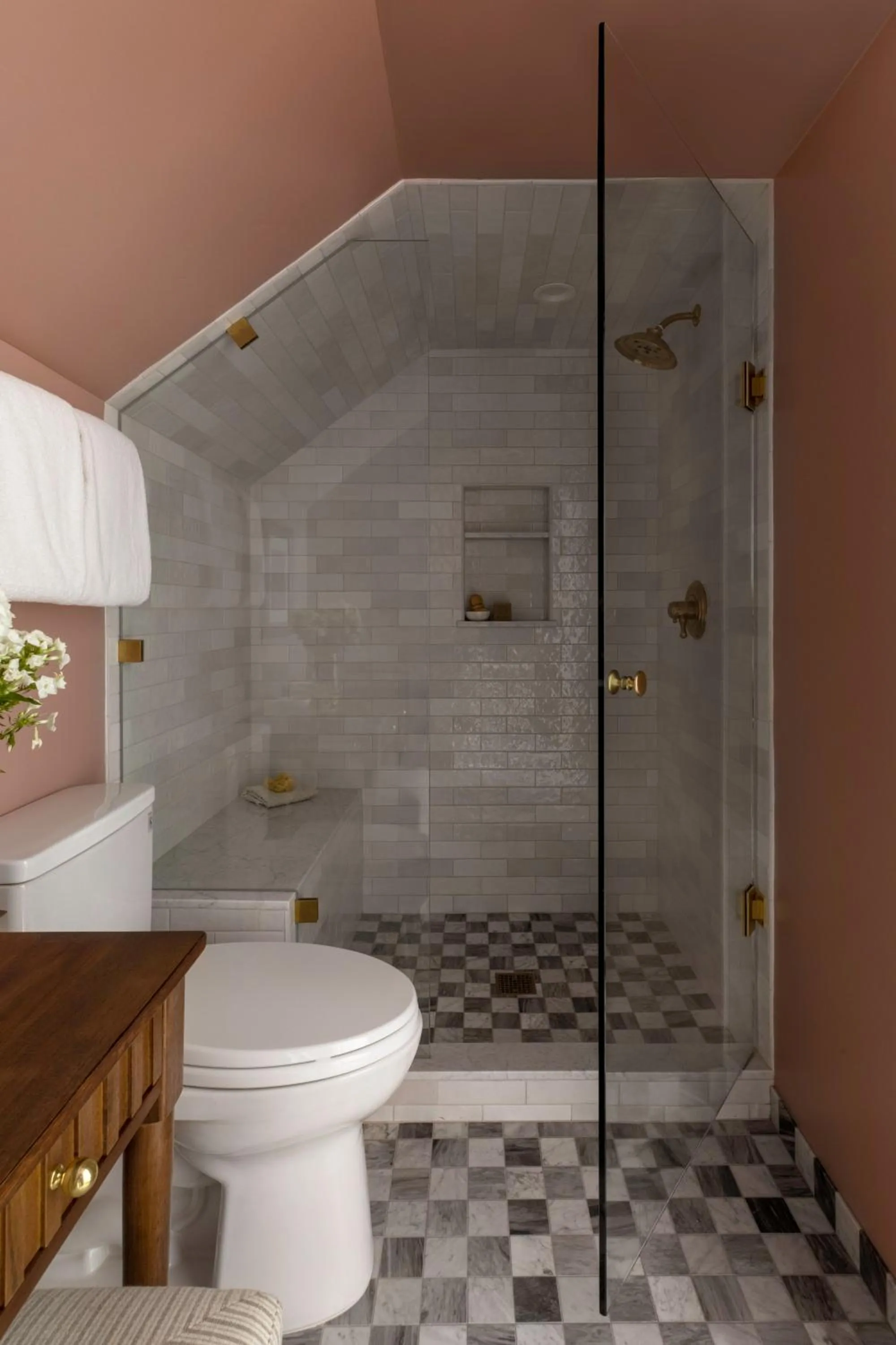 Shower in The Craft House Inn