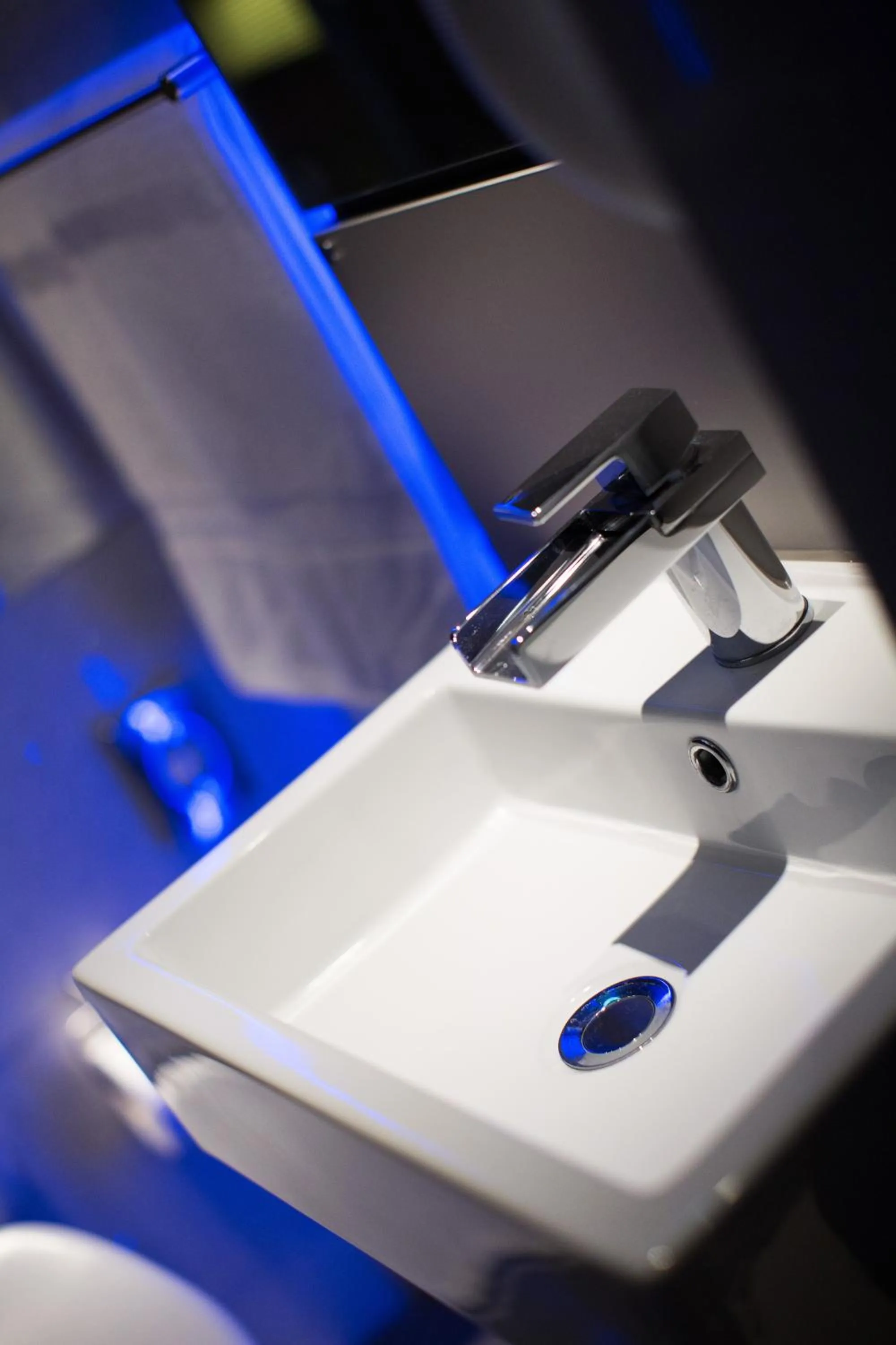 Bathroom in Henley House Hotel