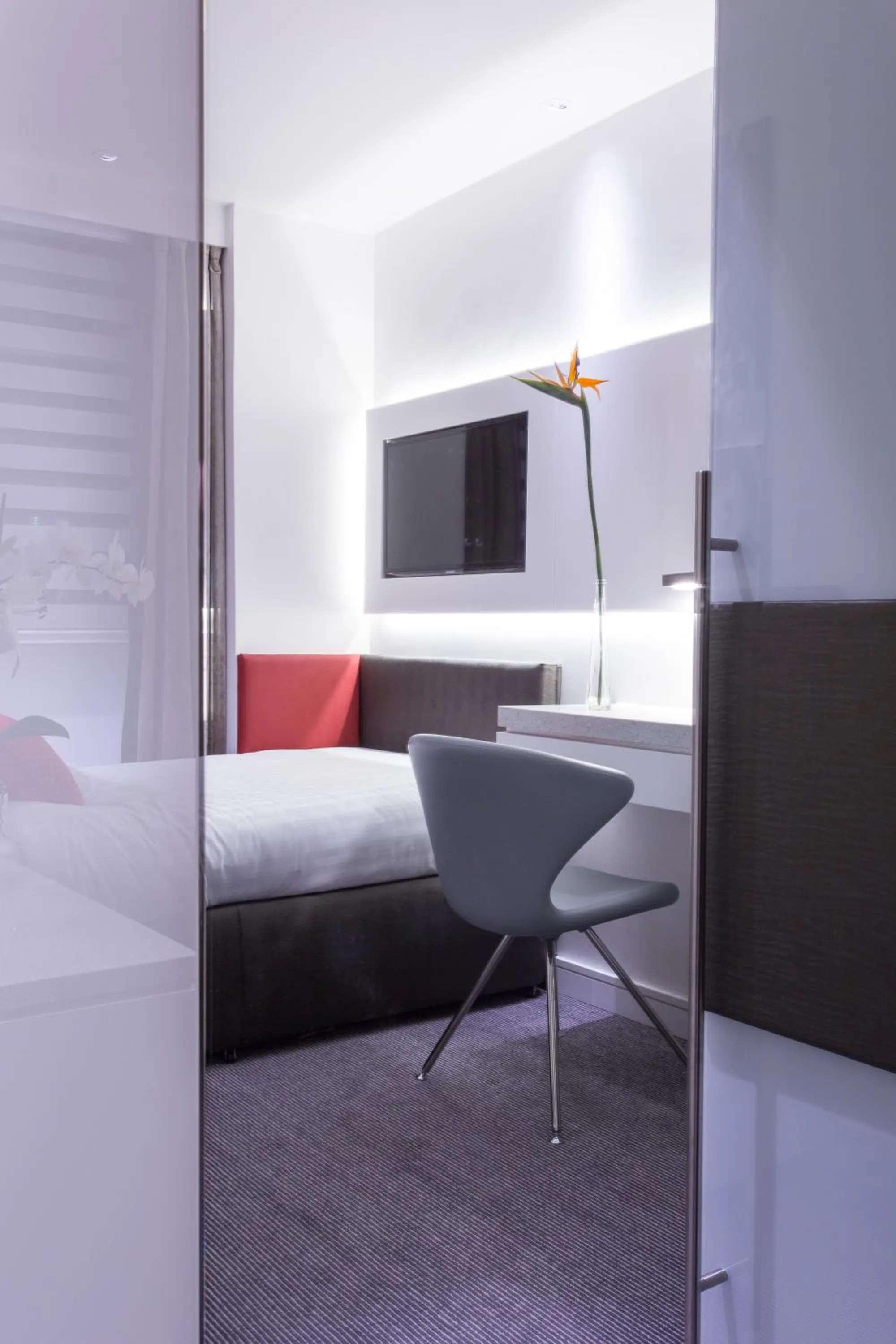 Photo of the whole room, Bed in Henley House Hotel