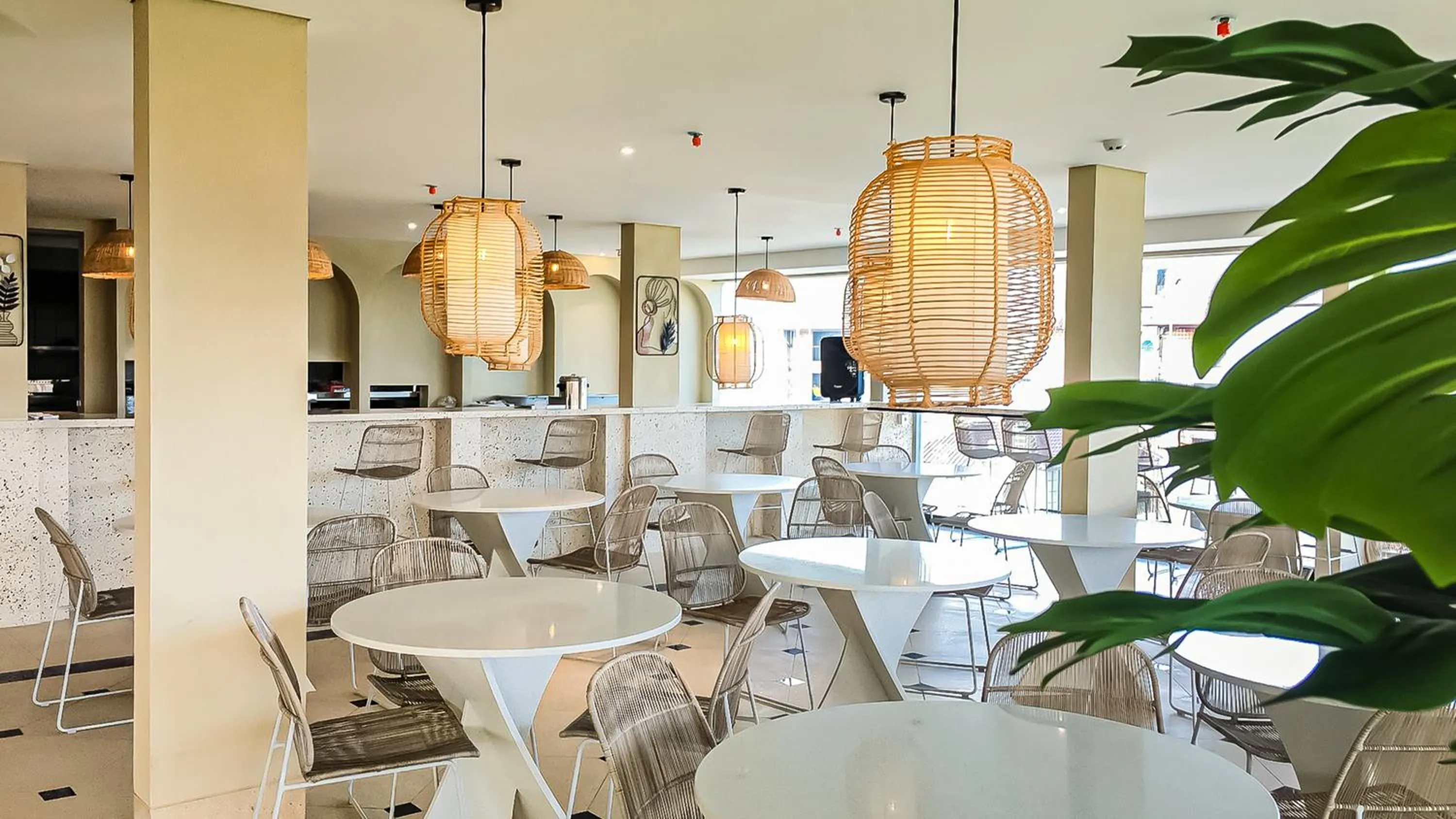 Restaurant/places to eat in Aster Apartment Bali