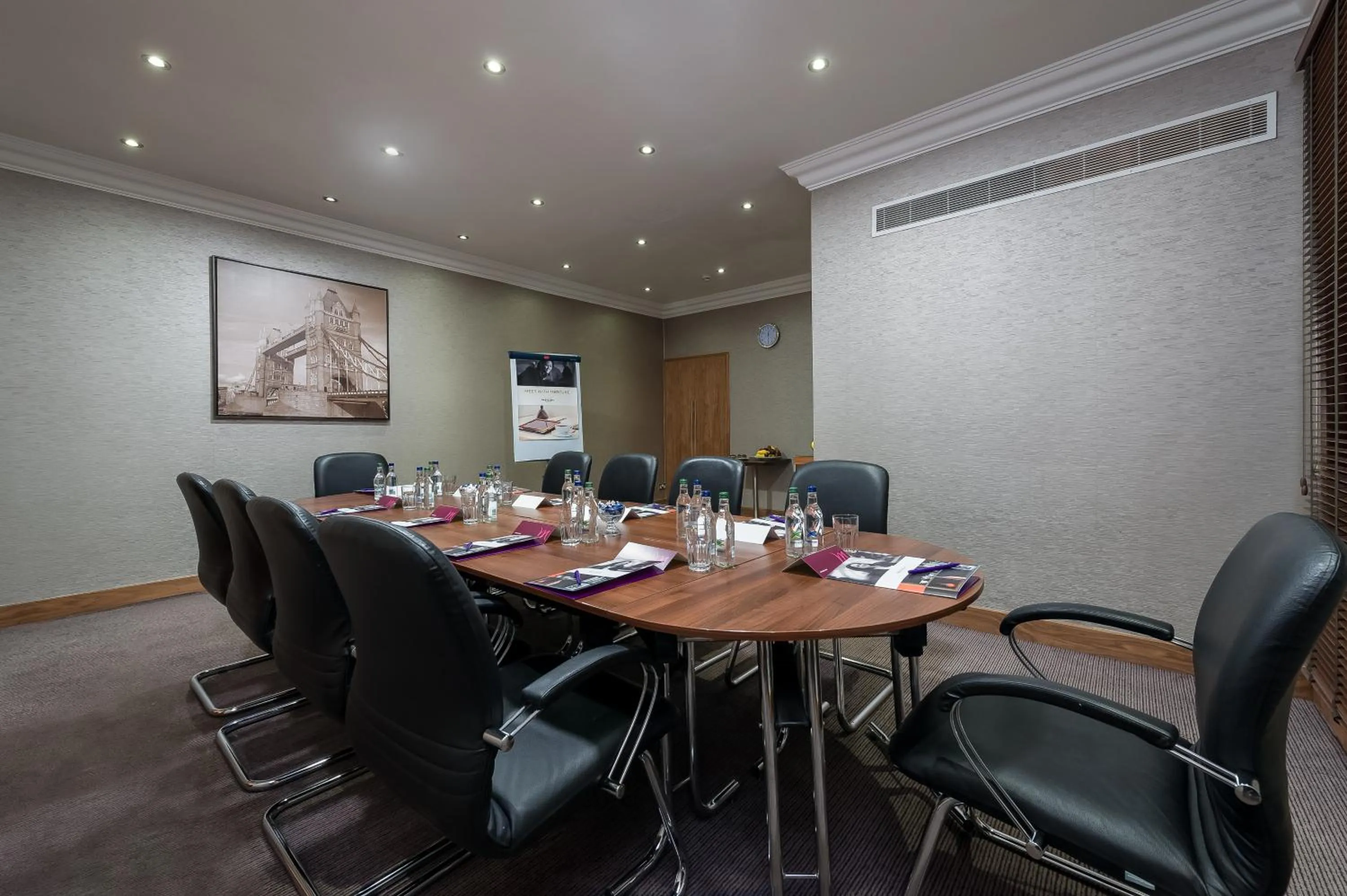 Business facilities in Mercure London Kensington Hotel