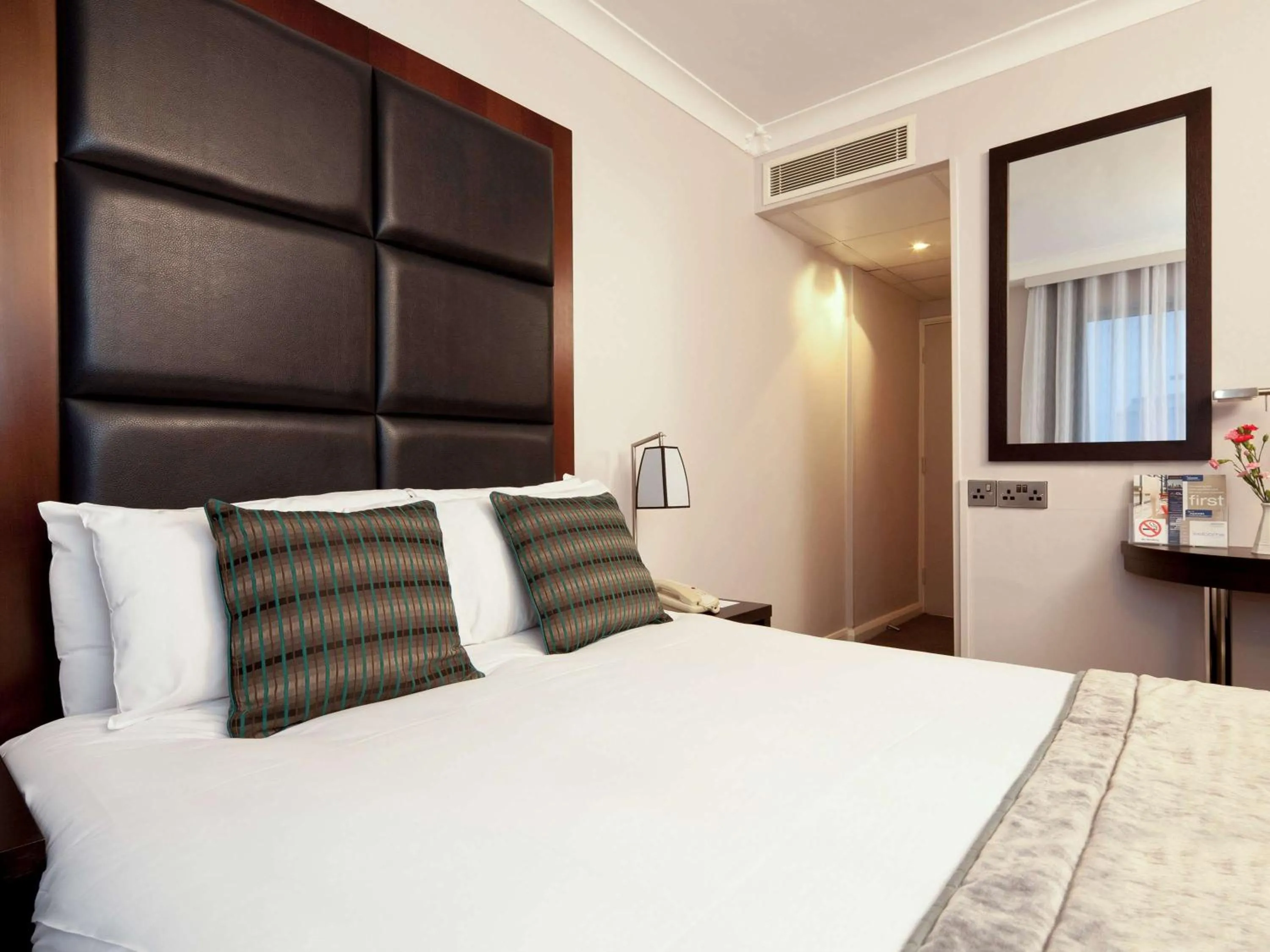 Photo of the whole room in Mercure London Kensington Hotel