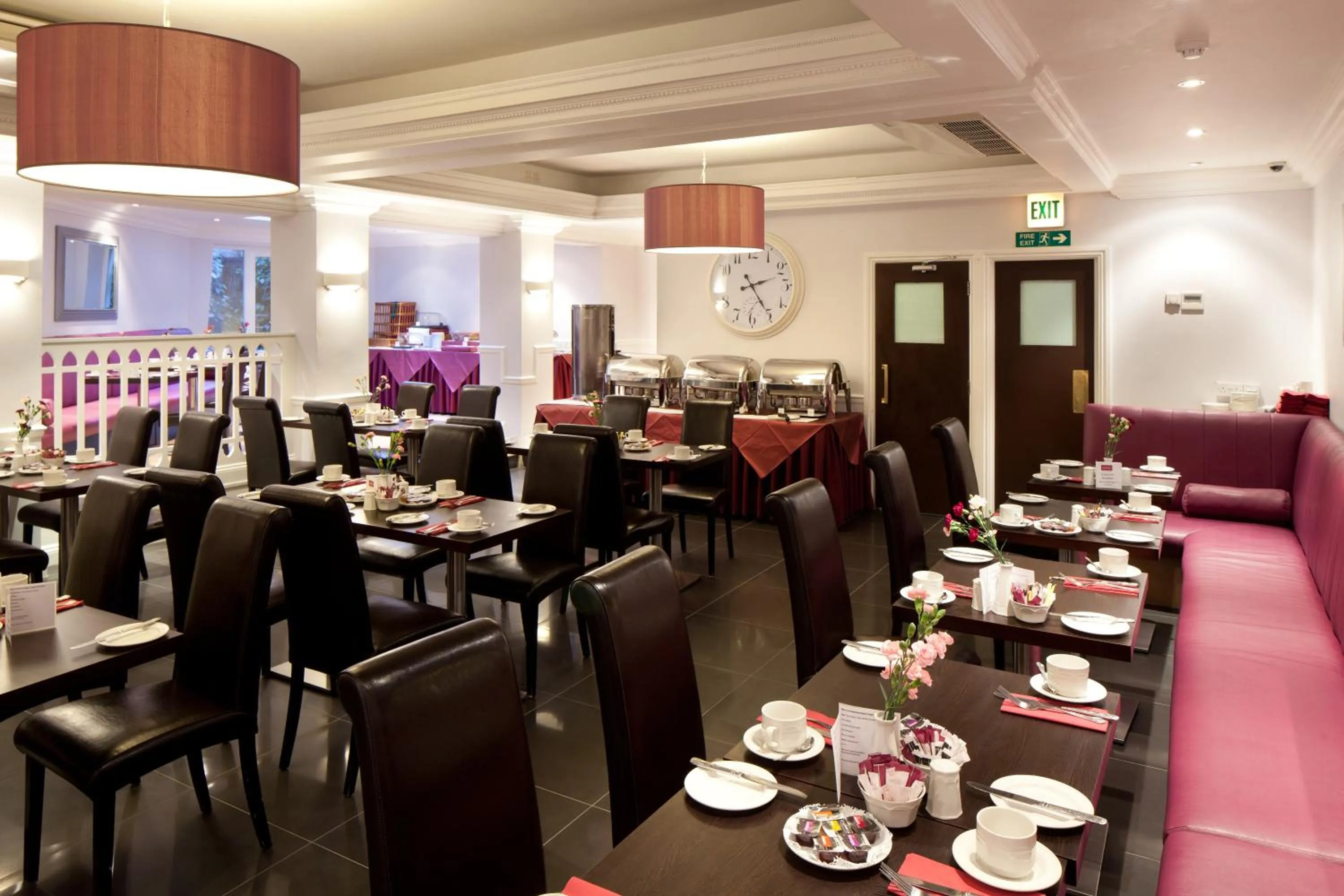 Restaurant/Places to Eat in Mercure London Kensington Hotel