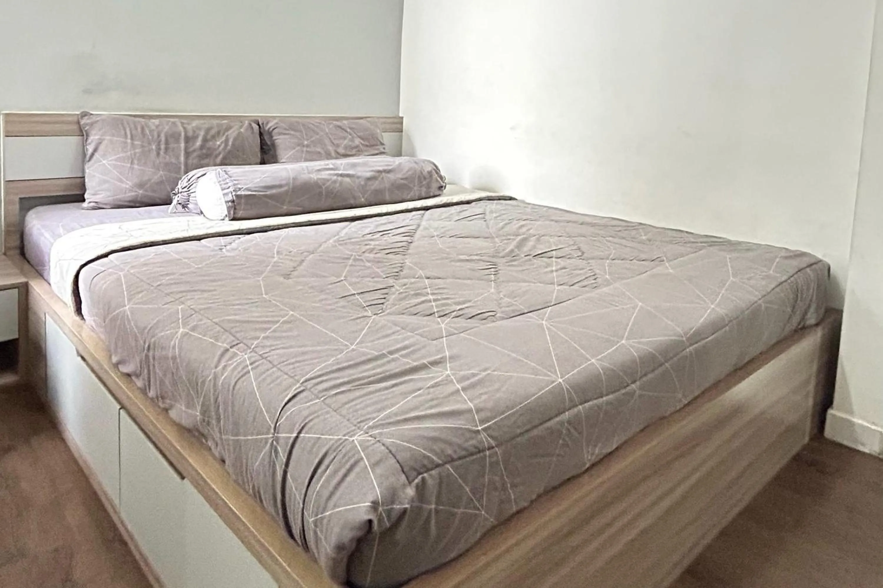 Bed in Barata Home Aeropolis