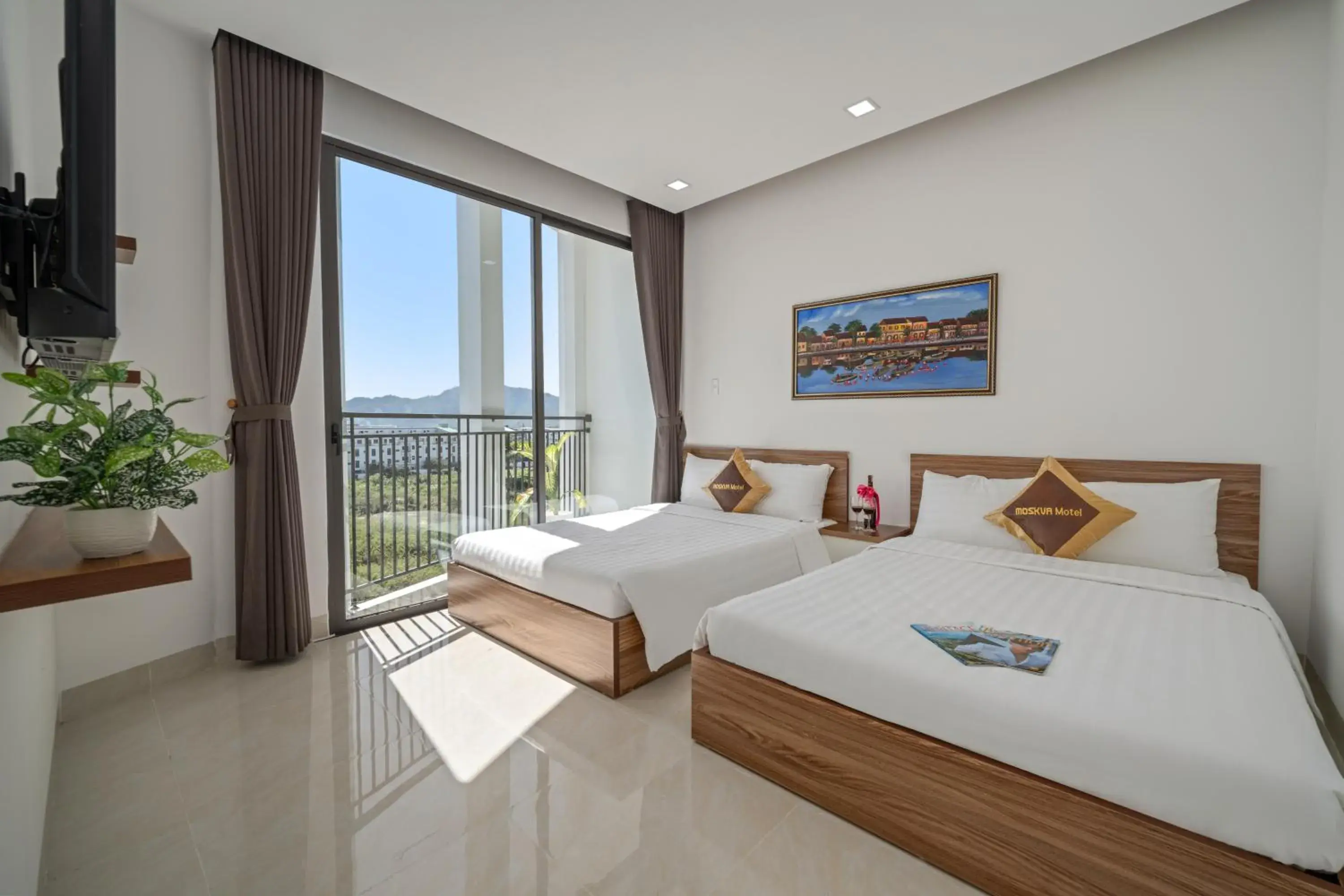 Quadruple Room with Balcony in Moskva Motel & Apartment Danang Quadruple Room with Balcony in Moskva Motel & Apartment Danang