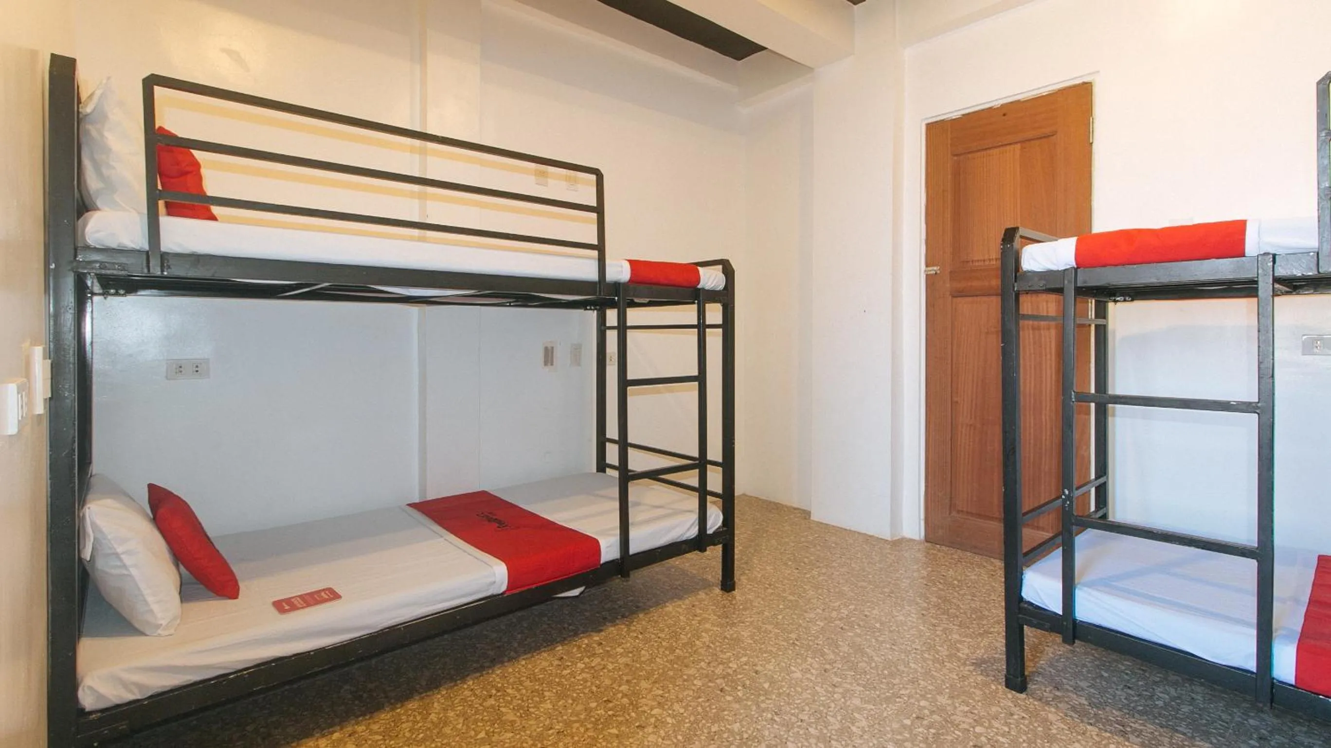 Bedroom, Bed in RedDoorz @ Recson Boracay Hostel