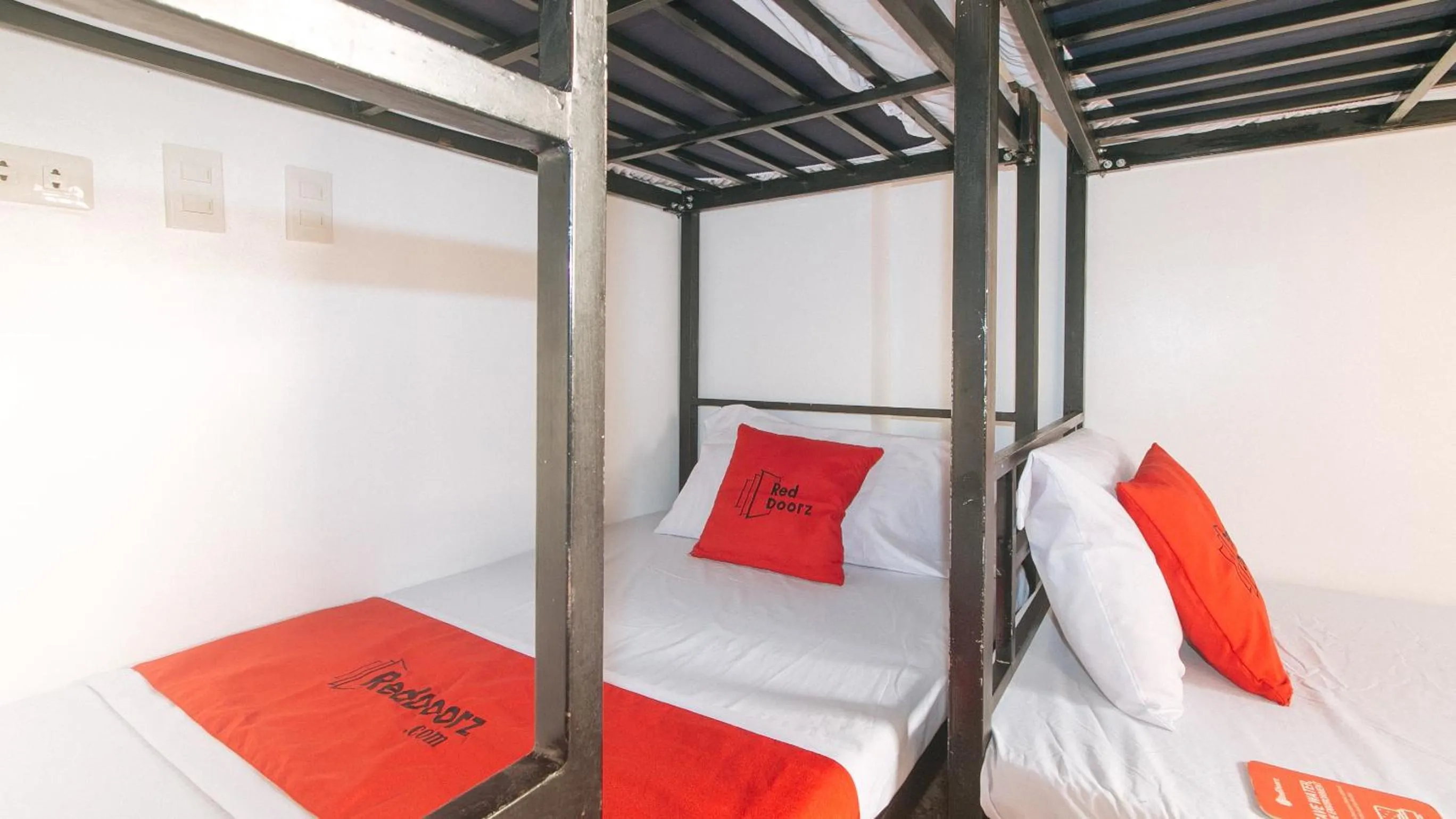 Bedroom, Bed in RedDoorz @ Recson Boracay Hostel