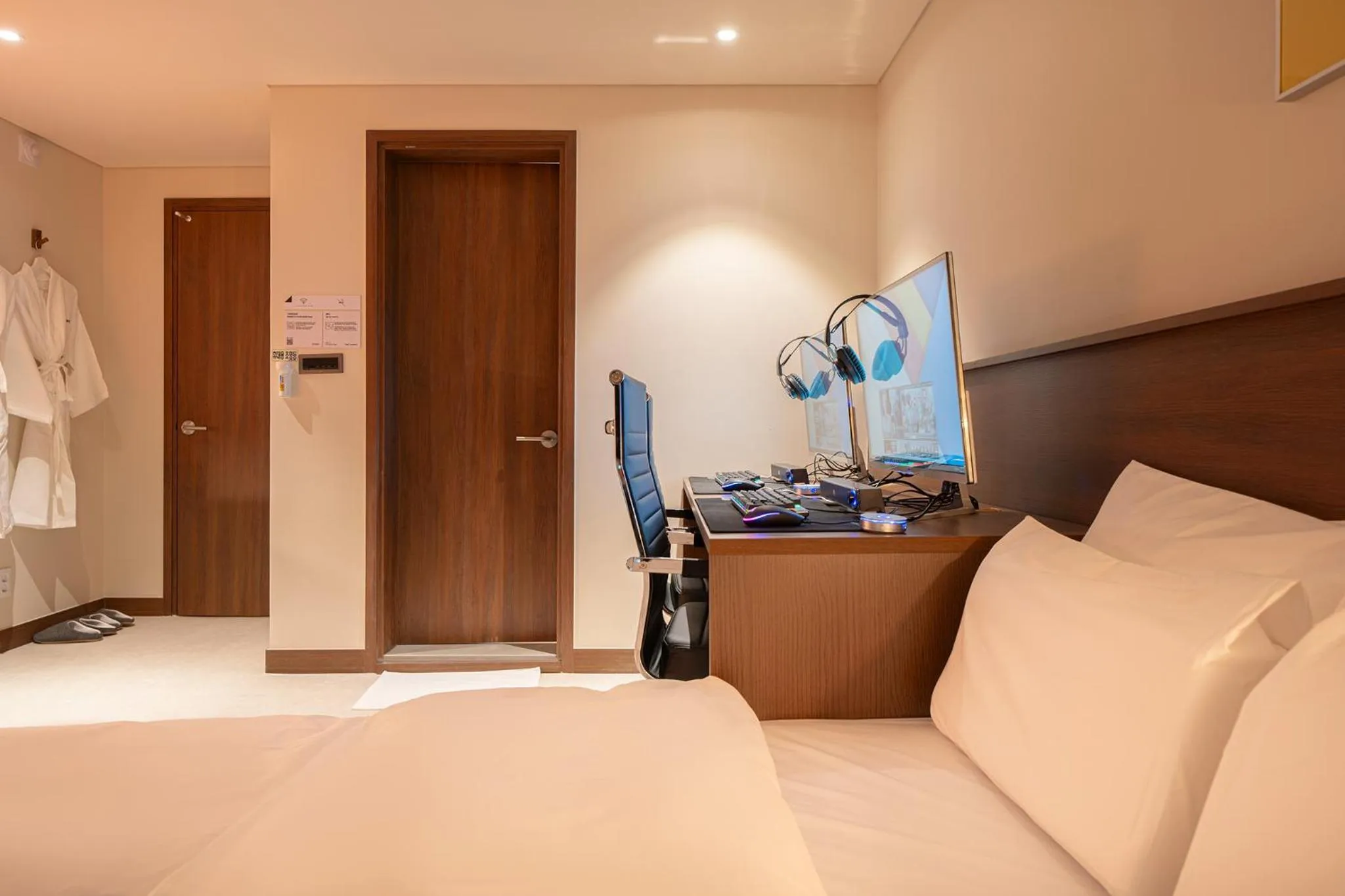 Bed in TimeTerminal Hotel Daejeon 1st by Aank