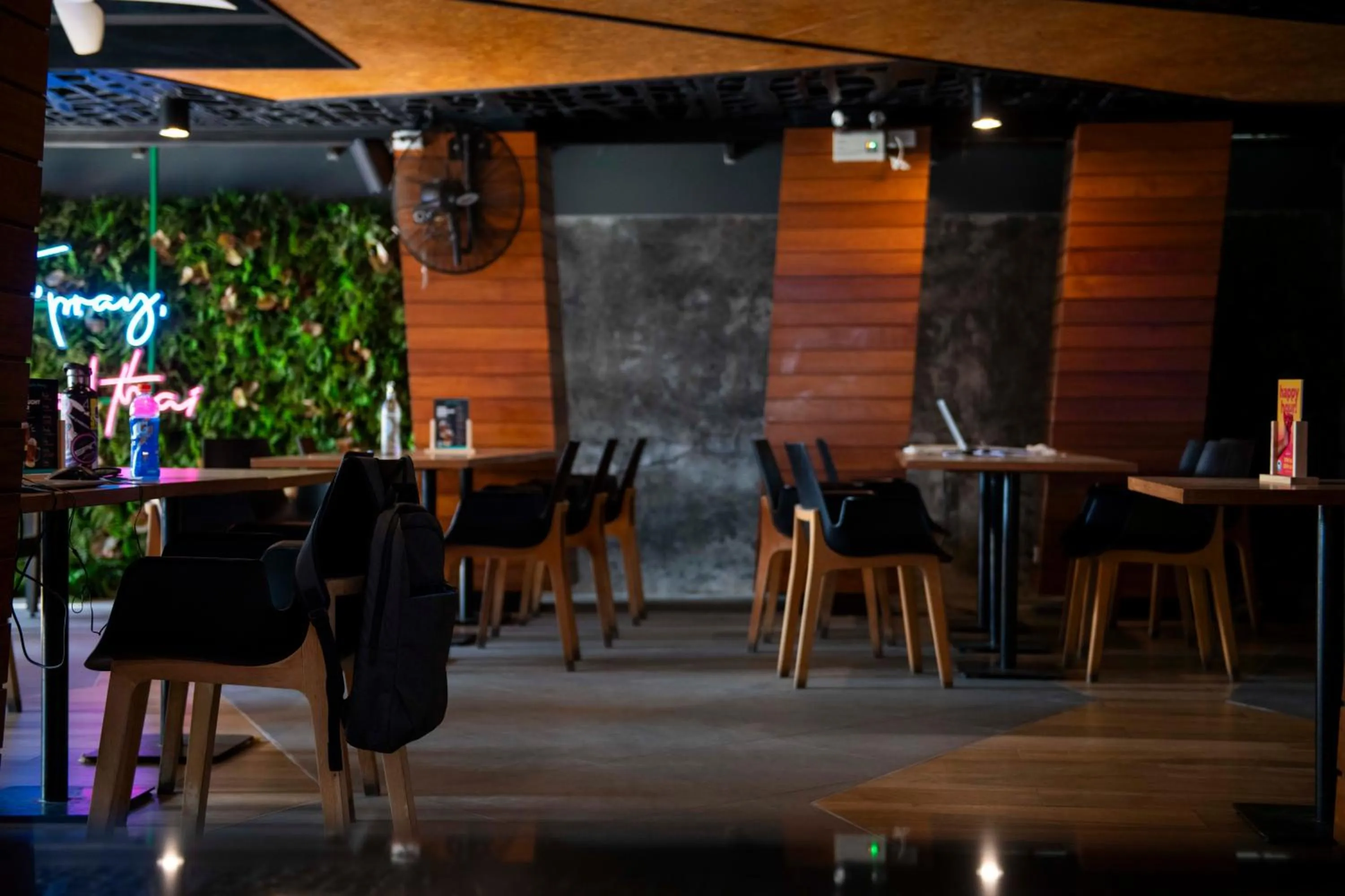 Restaurant/places to eat in Mad Monkey Phuket