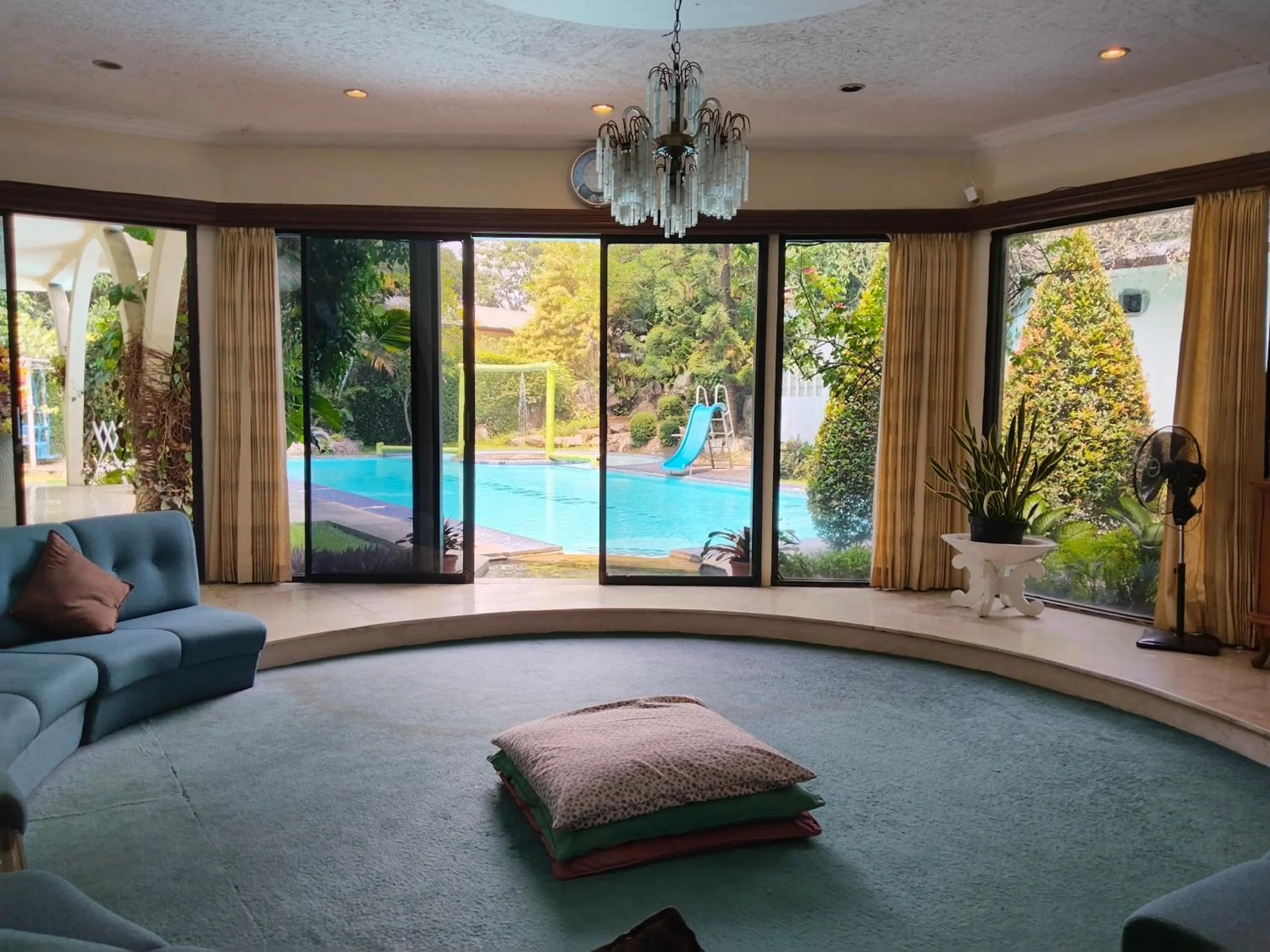 Swimming pool in The Garden Family Guest House powered by Cocotel