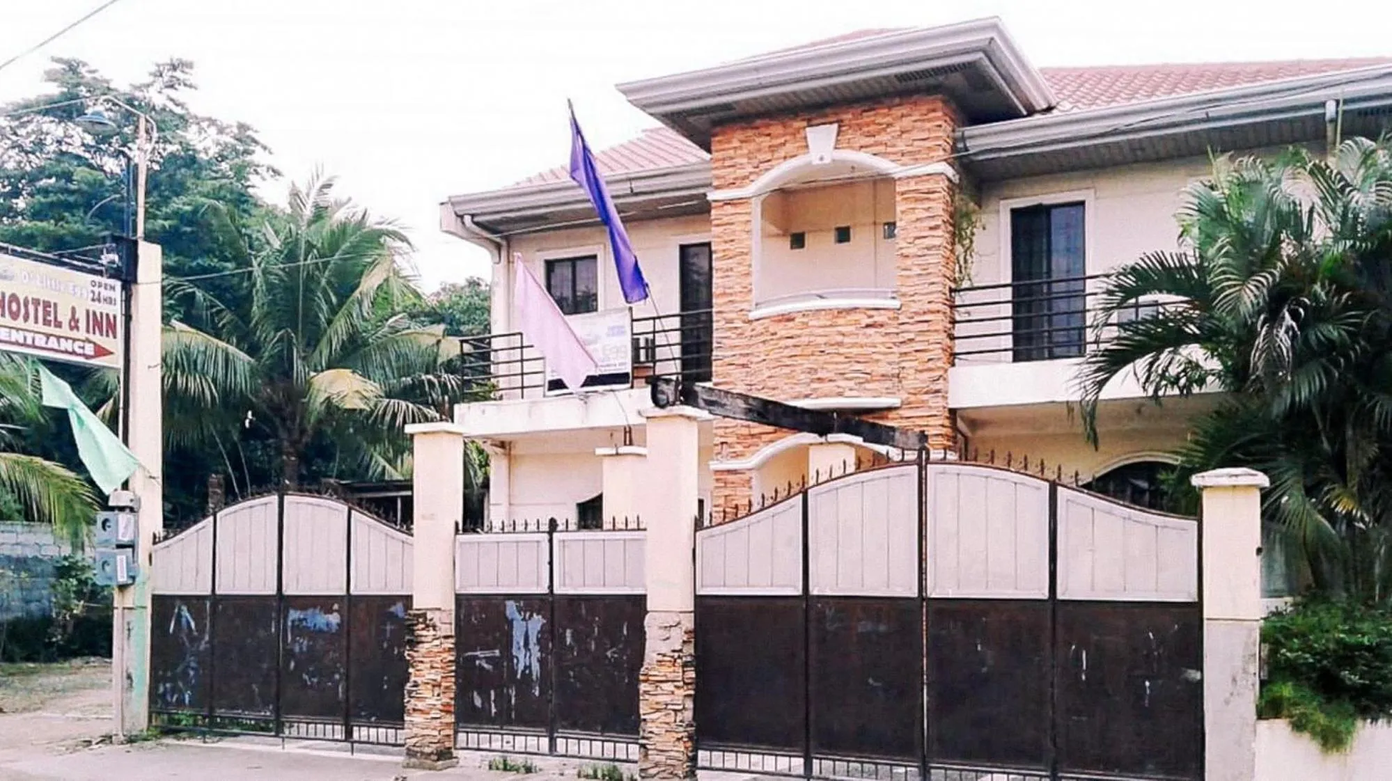 Property building in RedDoorz @ D'Little Egg Hostel Pangasinan