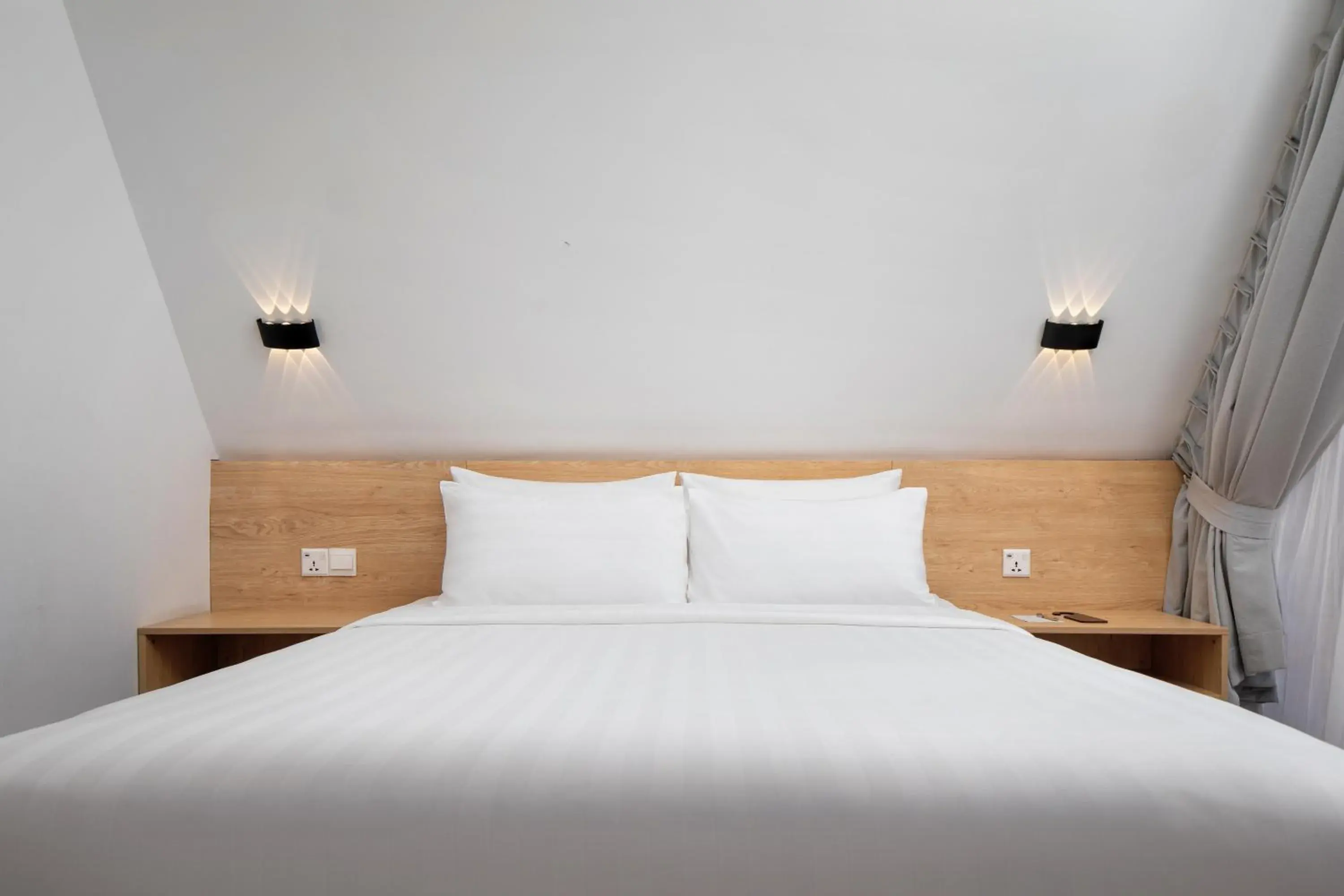 Triple Room with Sea View in Summer Bay Beach Club & Cabins Sihanoukville by Preference Triple Room with Sea View in Summer Bay Beach Club & Cabins Sihanoukville by Preference