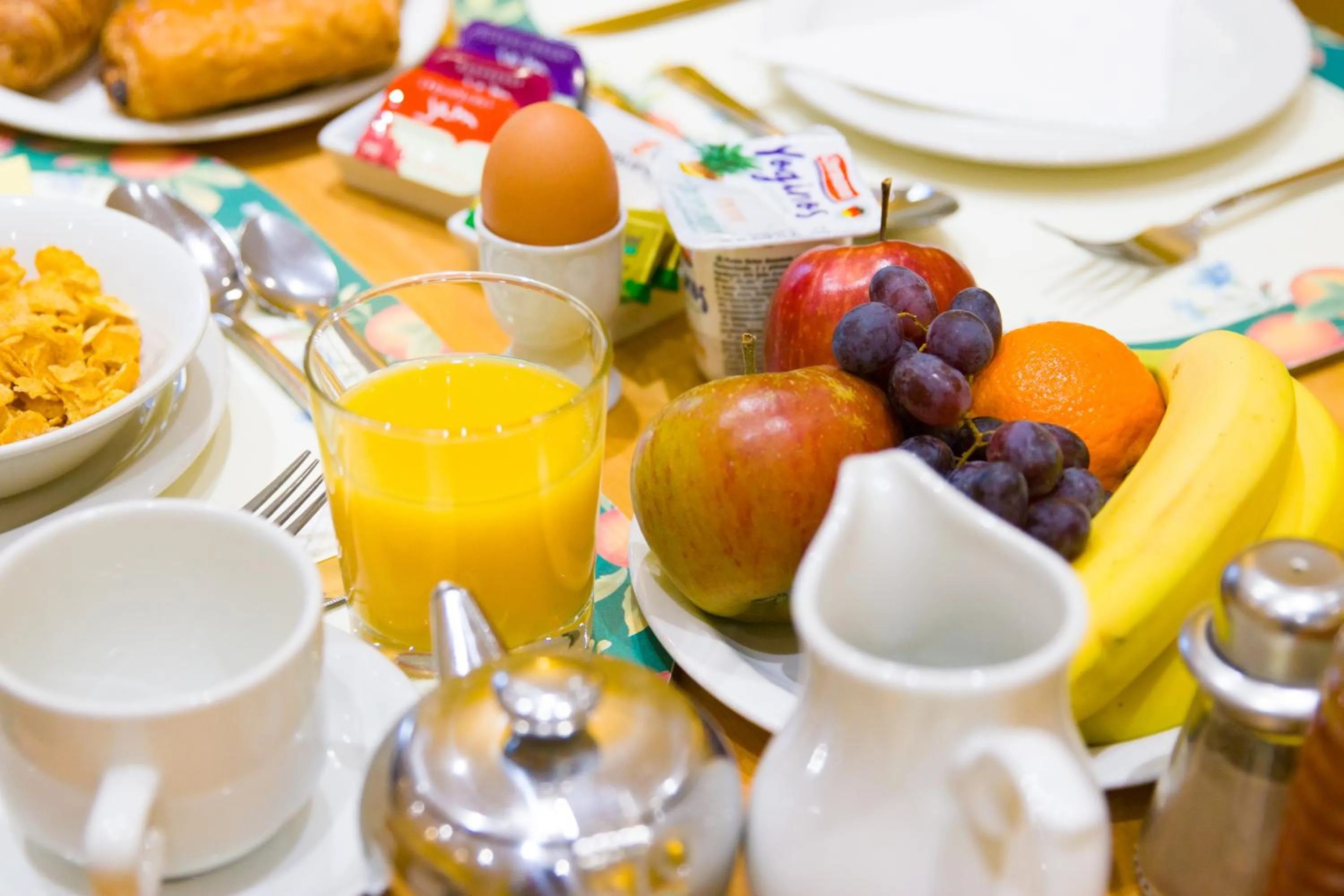 Continental breakfast in London Town Hotel