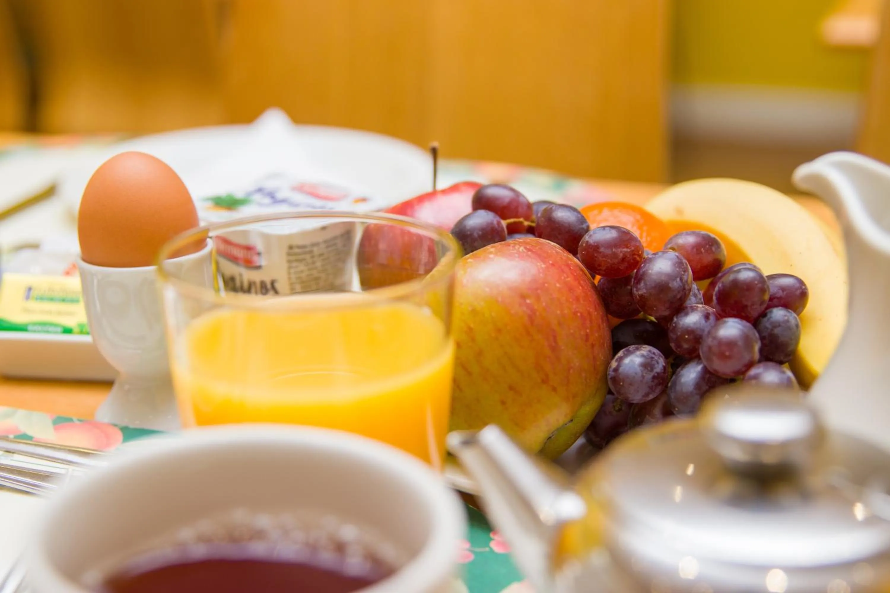 Continental breakfast in London Town Hotel