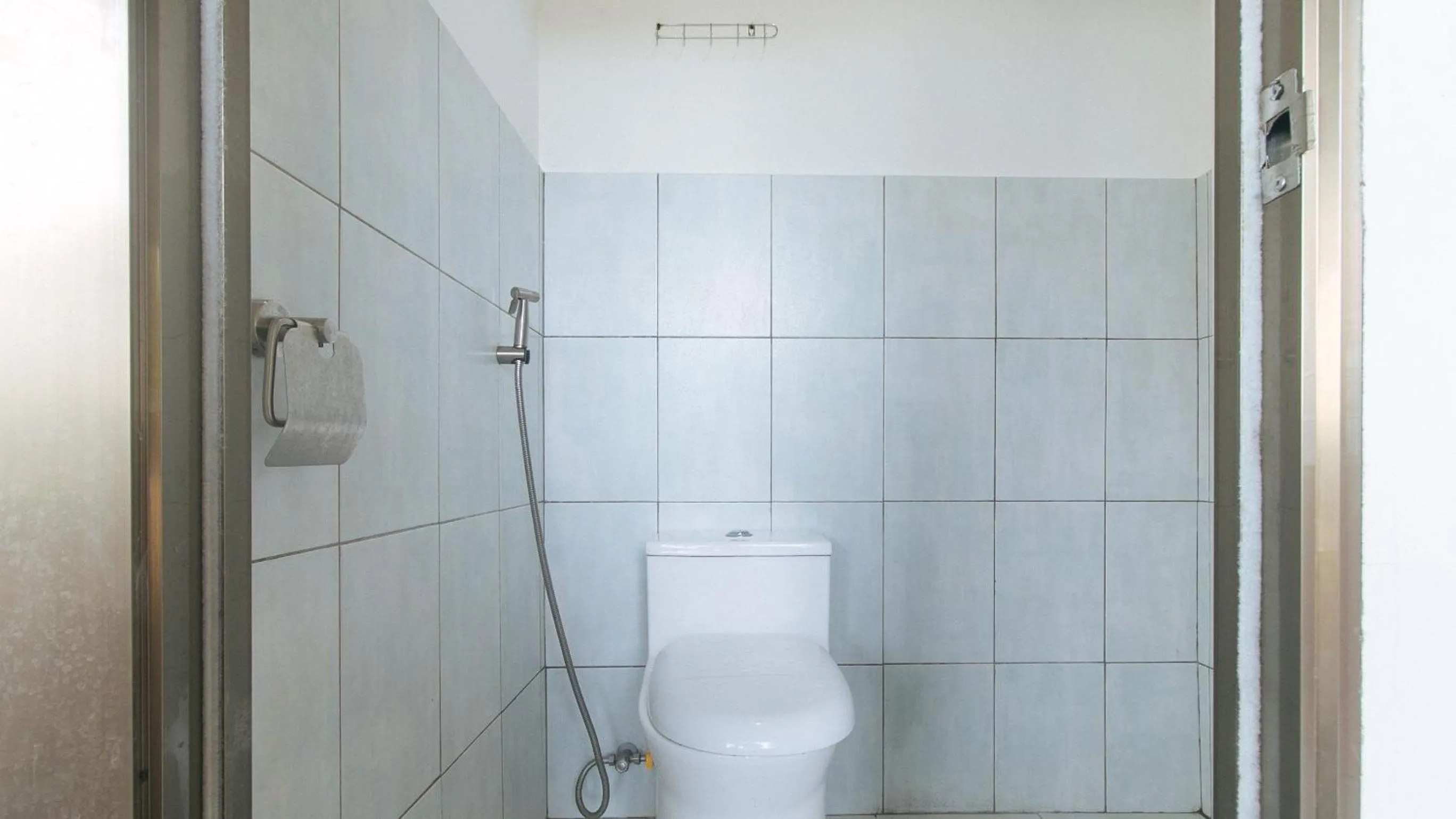 Bathroom in RedDoorz @ Cristina's Hideaway Resort Tanay