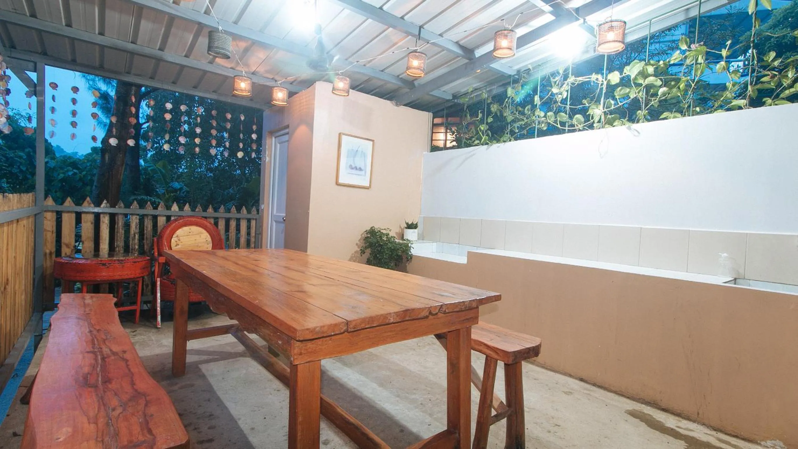 Seating area in RedDoorz @ Cristina's Hideaway Resort Tanay