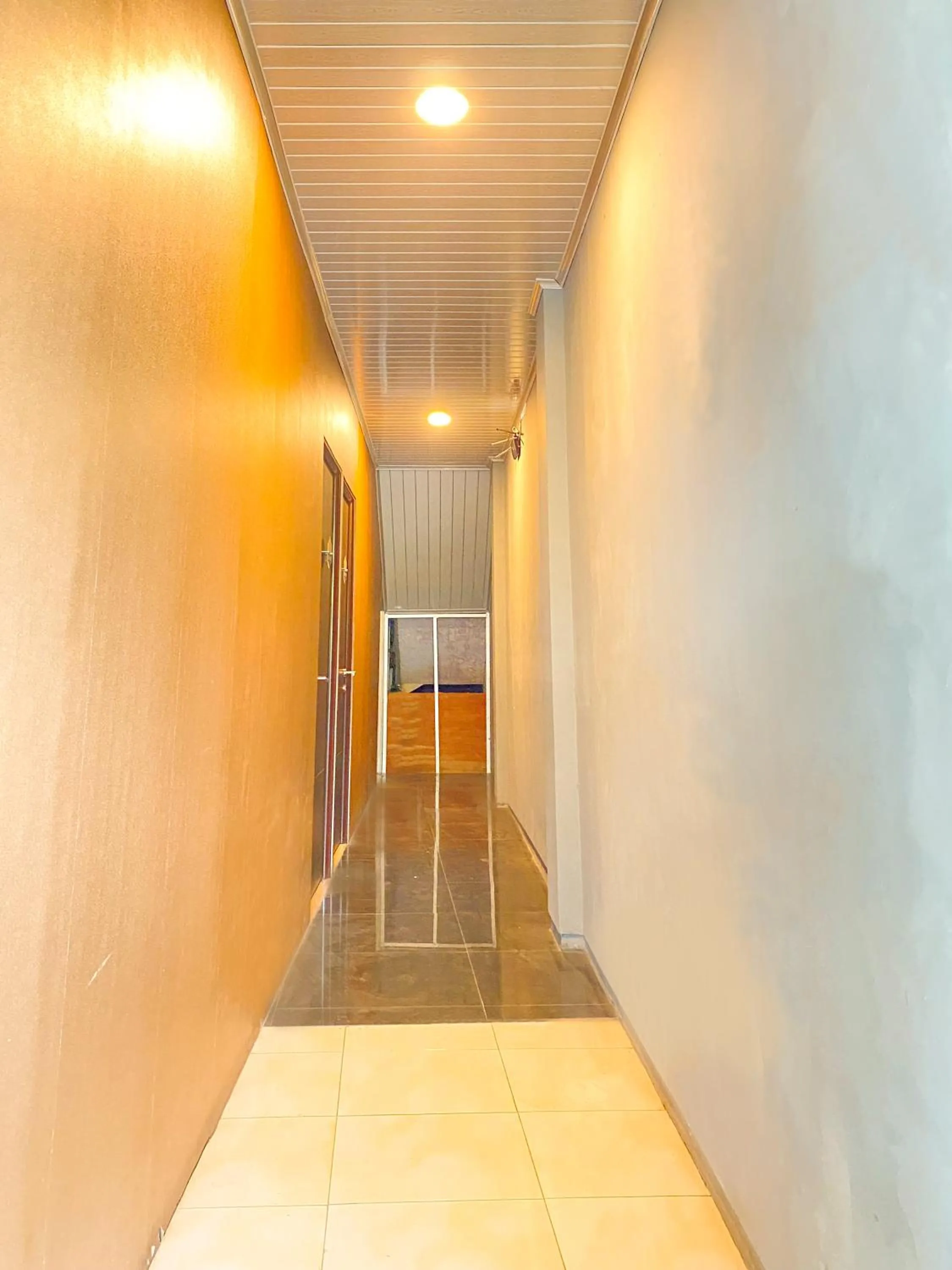 DJURAGAN KAMAR SUHAT