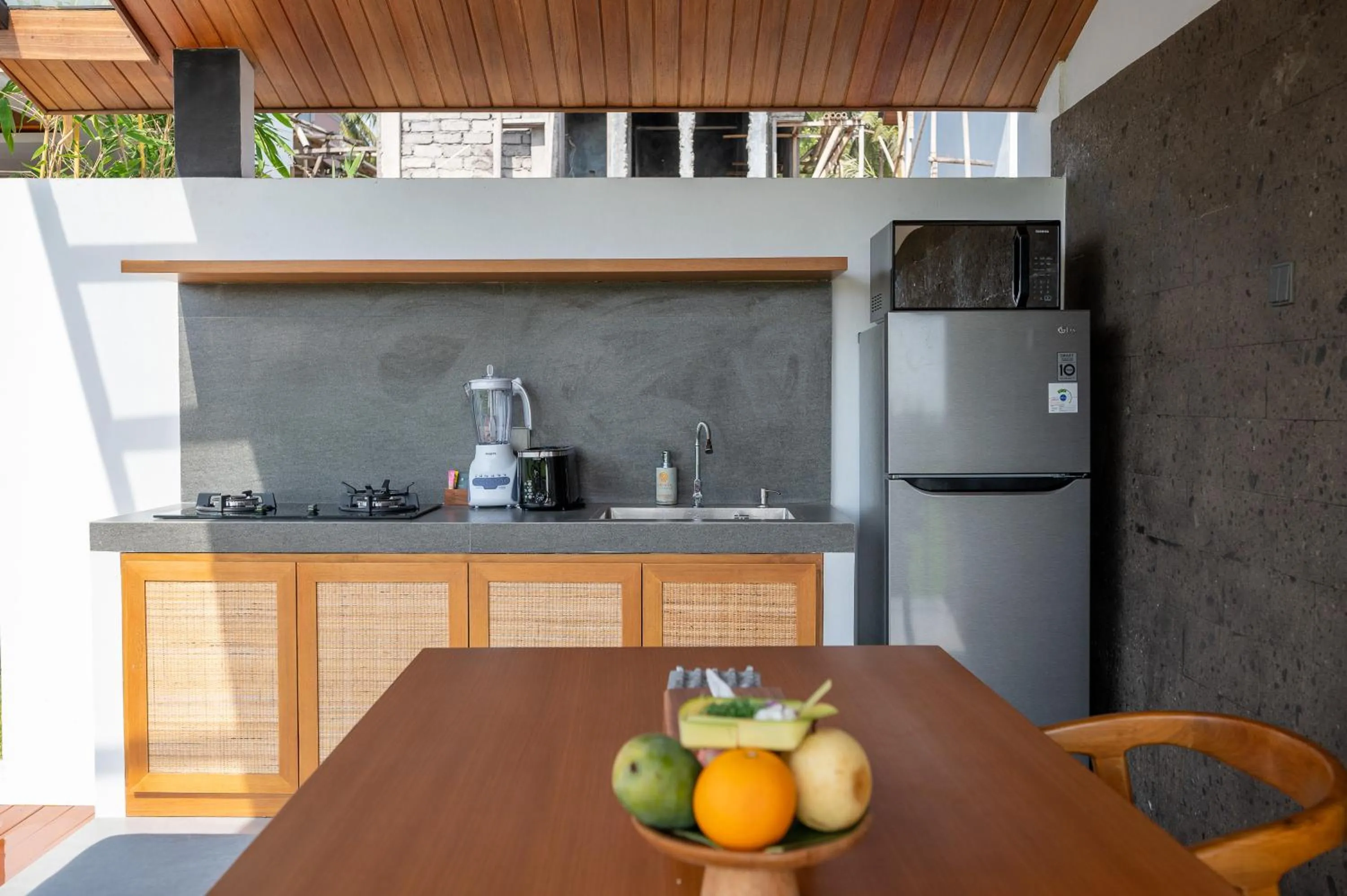 Kitchen or kitchenette in Kairos Villa Ubud by Omkara Experience