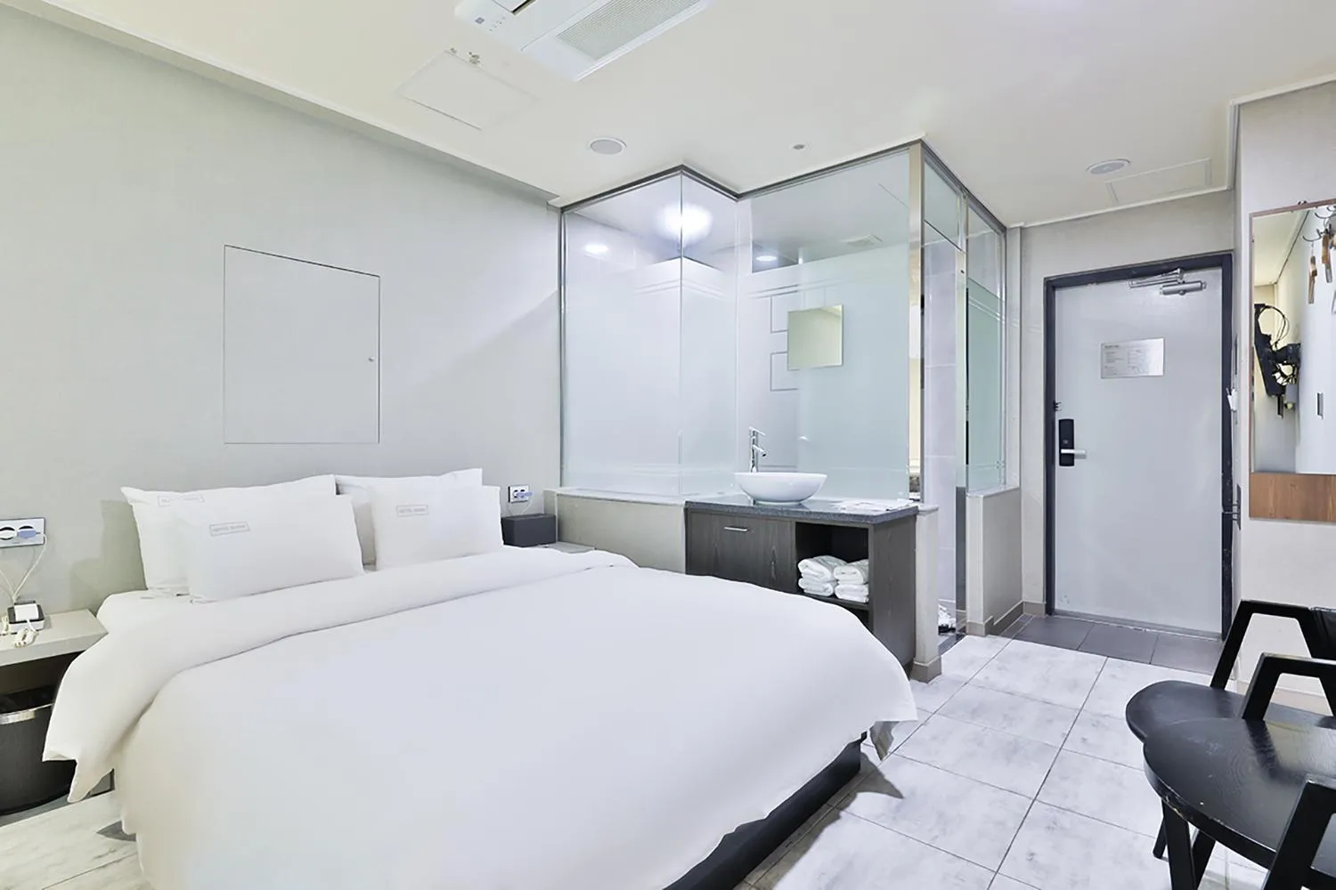 Decorative detail, Bed in Shire Hotel Seomyeon