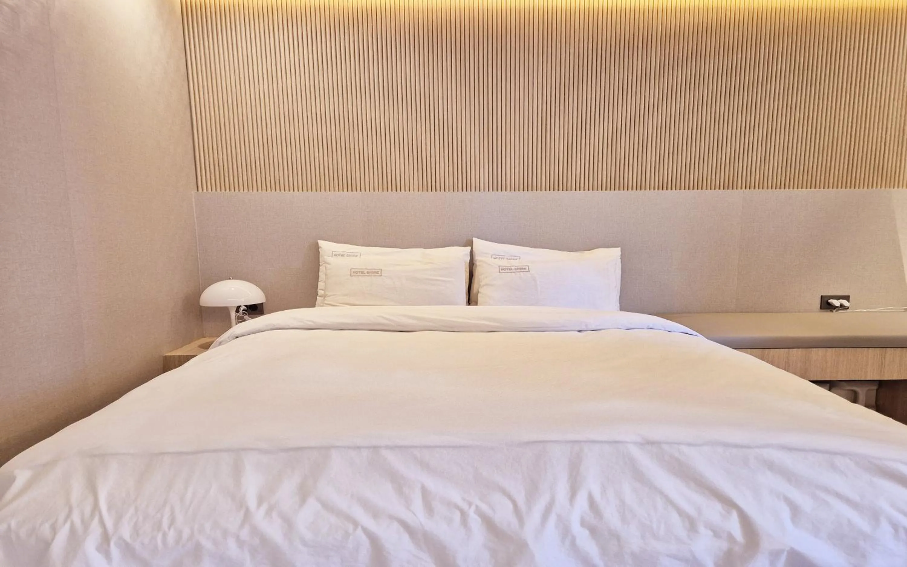 Bed in Shire Heritage hotel