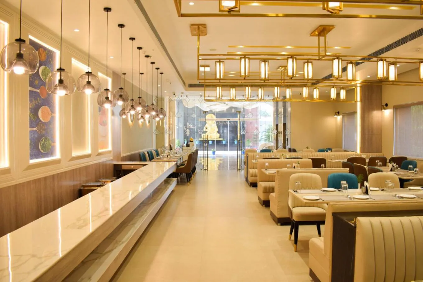 Restaurant/places to eat in Tulip Inn Shravasti