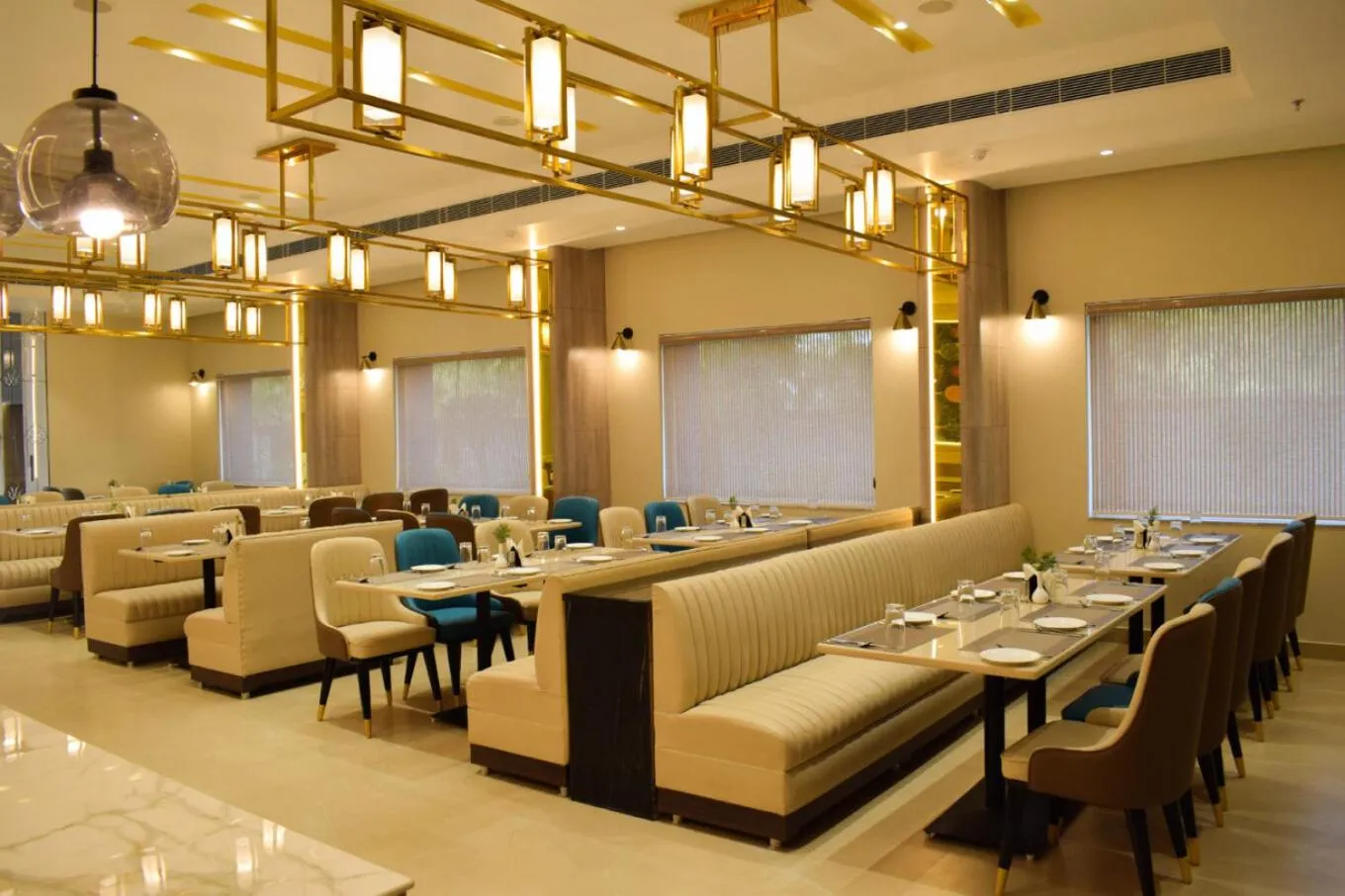 Restaurant/places to eat in Tulip Inn Shravasti