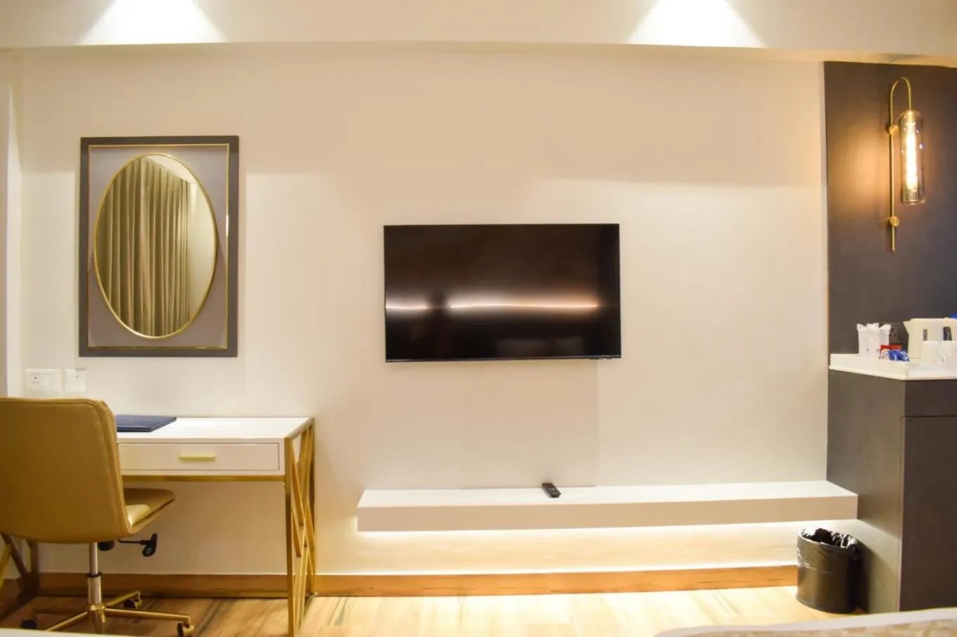 hair dresser in Tulip Inn Shravasti