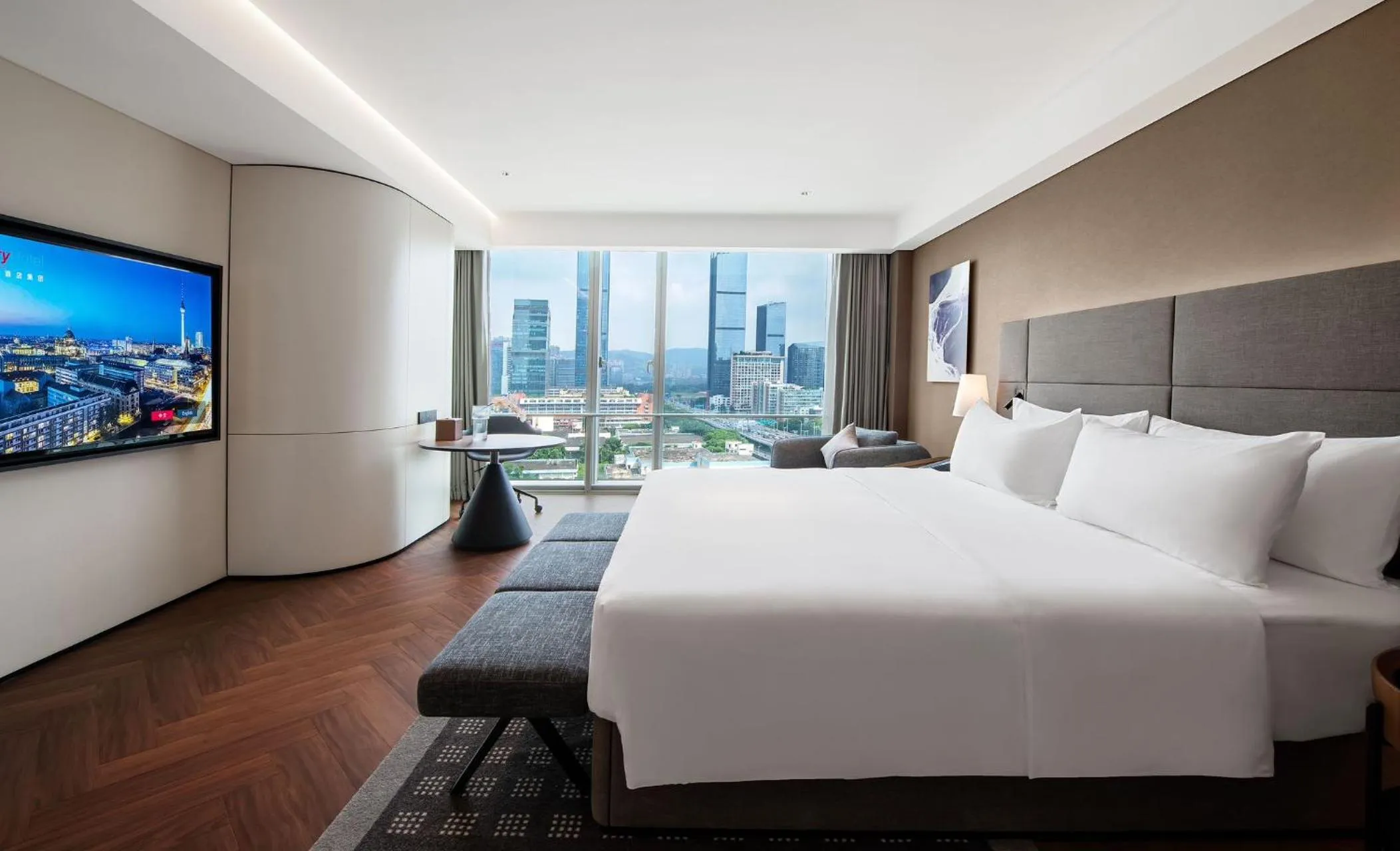 View (from property/room), Bed in Intercity Hotel Futian Bin He Zhongzhou Bay