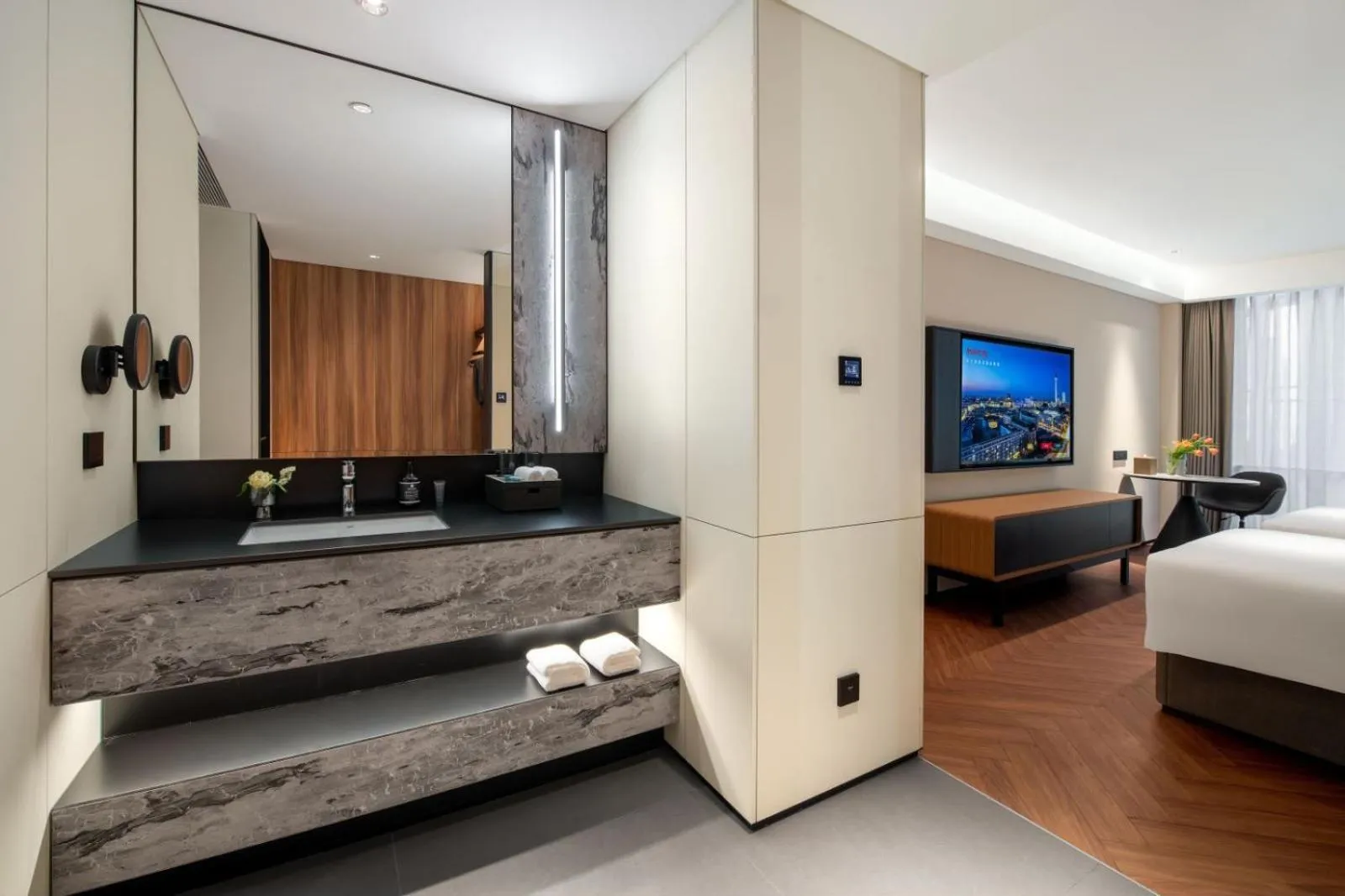 hair dresser, Bed in Intercity Hotel Futian Bin He Zhongzhou Bay