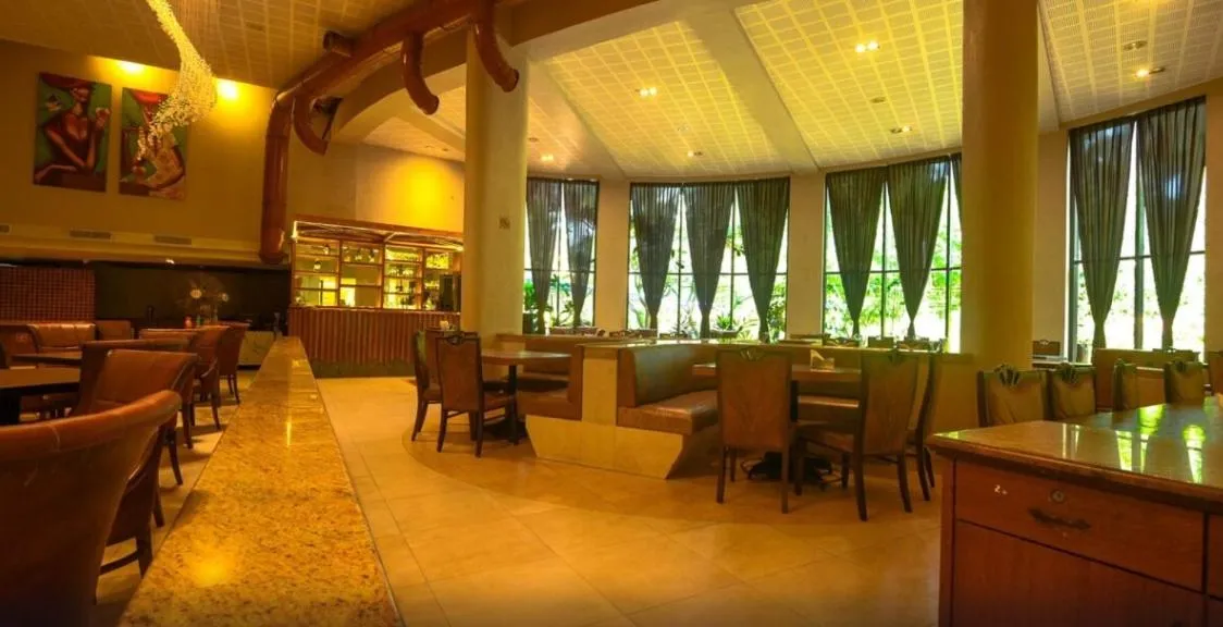 Restaurant/places to eat in Neelam the Glitz