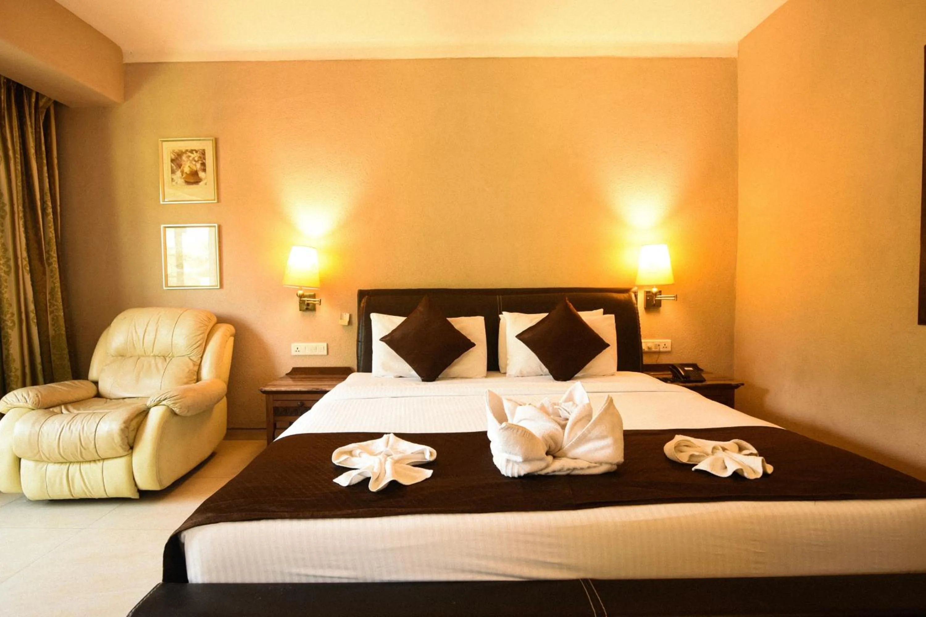 Bed in Neelam the Glitz