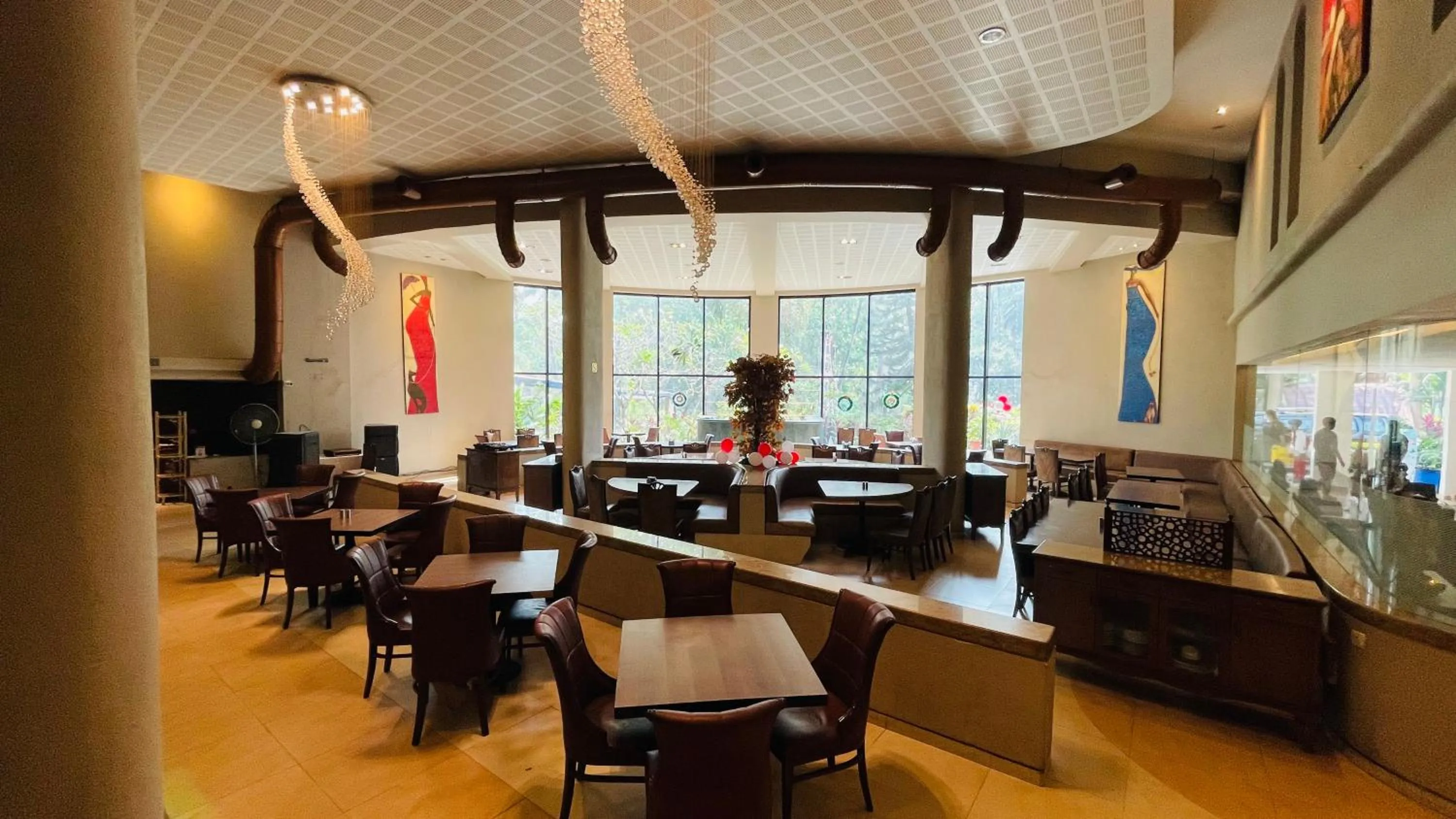 Restaurant/places to eat in Neelam the Glitz