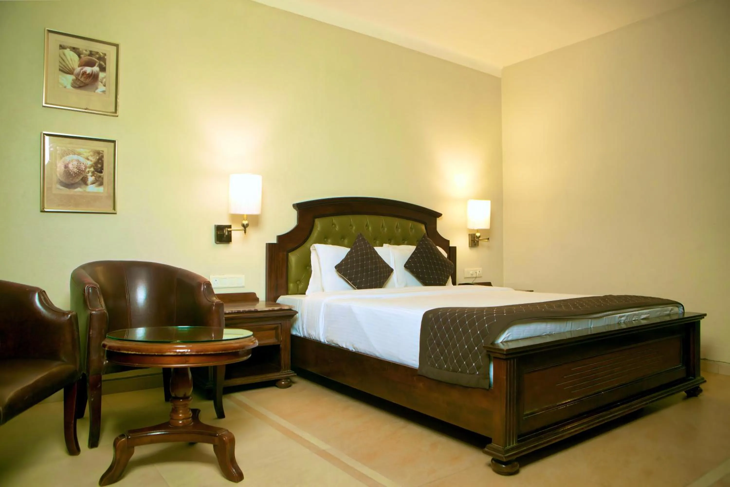 Bed in Neelam the Glitz