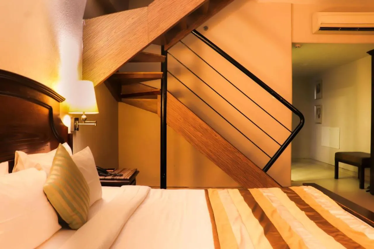 Bed in Neelam the Glitz