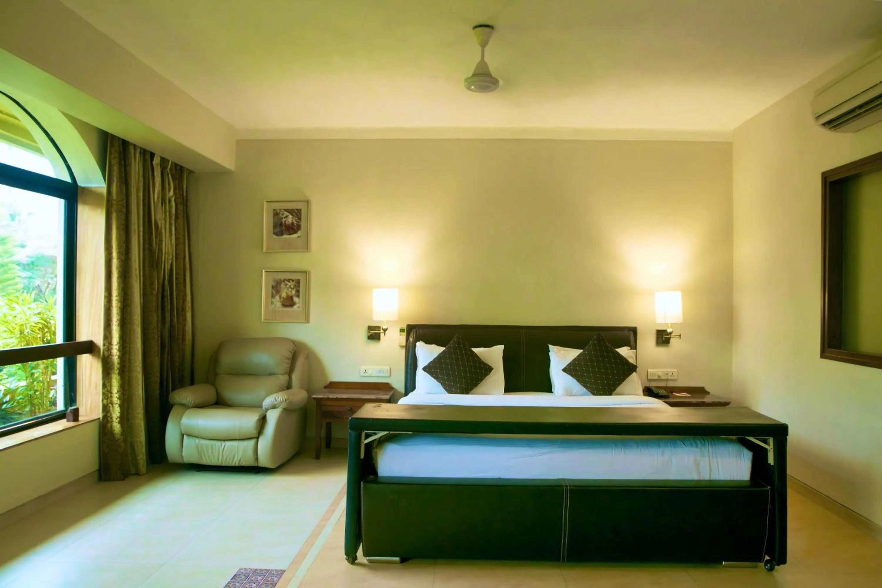 Bed in Neelam the Glitz