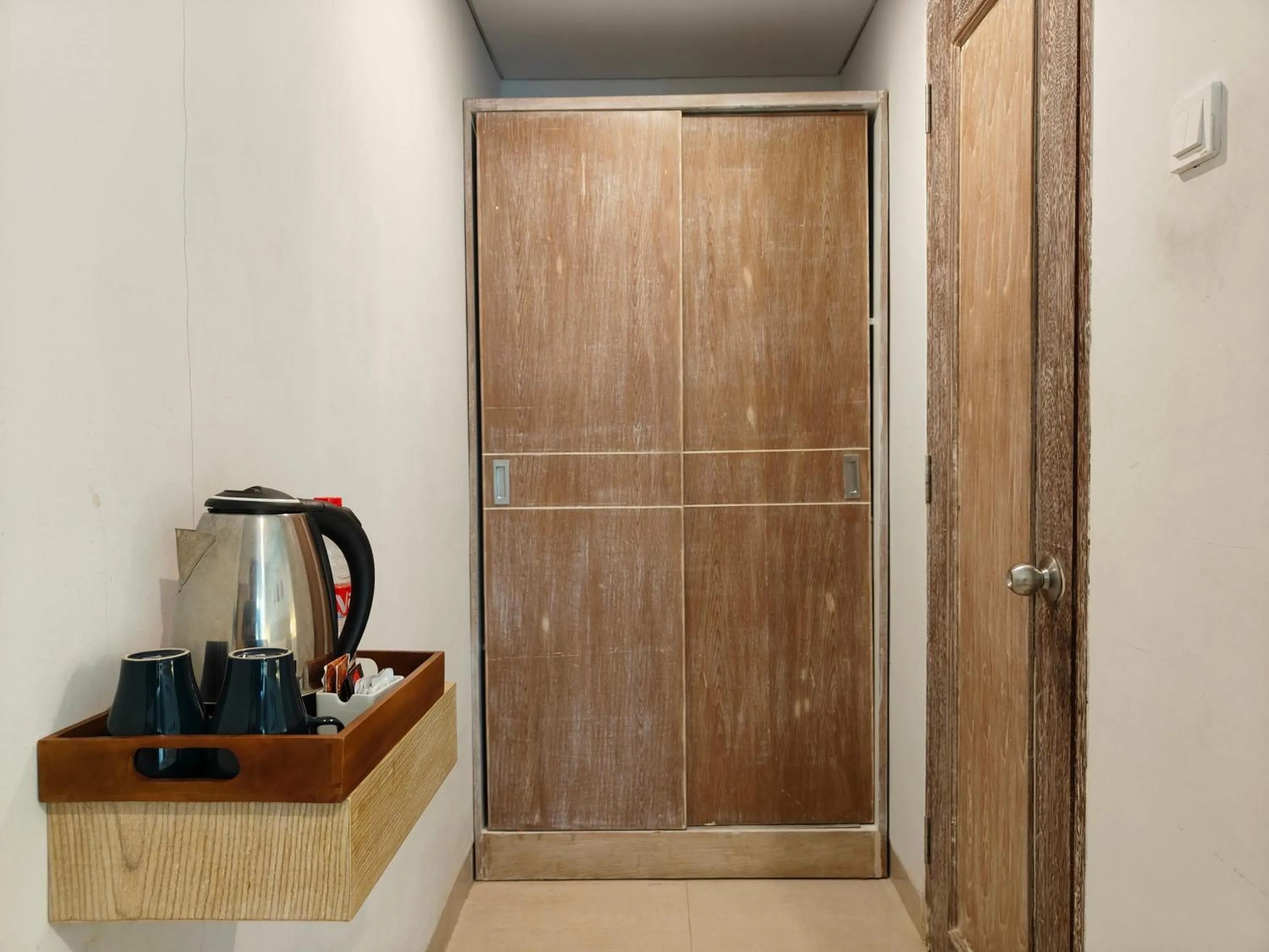 Coffee/tea facilities in Manuver Surf And Stay Uluwatu Bali