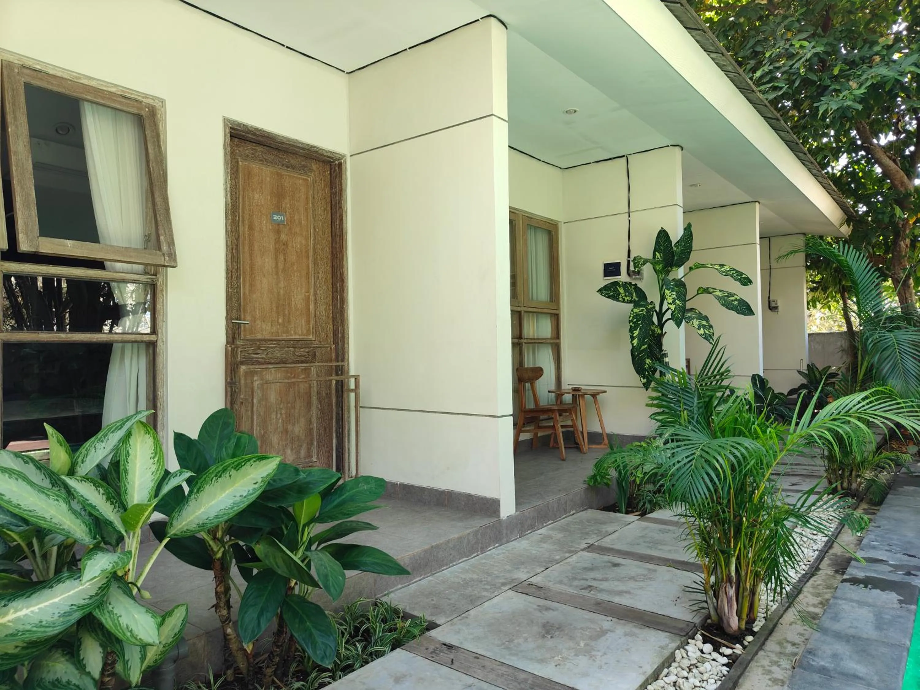 Property building in Manuver Surf And Stay Uluwatu Bali