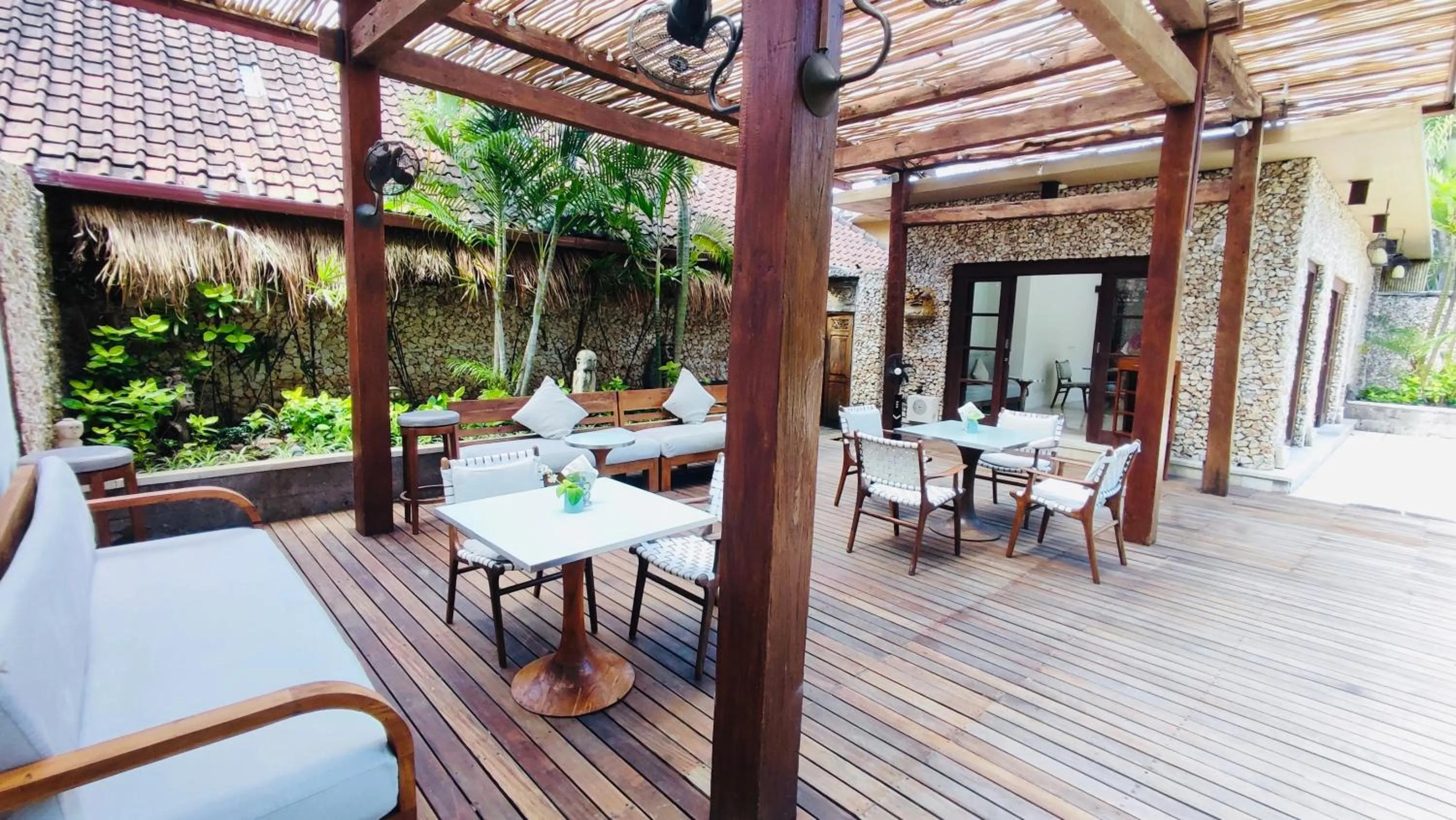 Restaurant/places to eat in Villa Kubu Seminyak