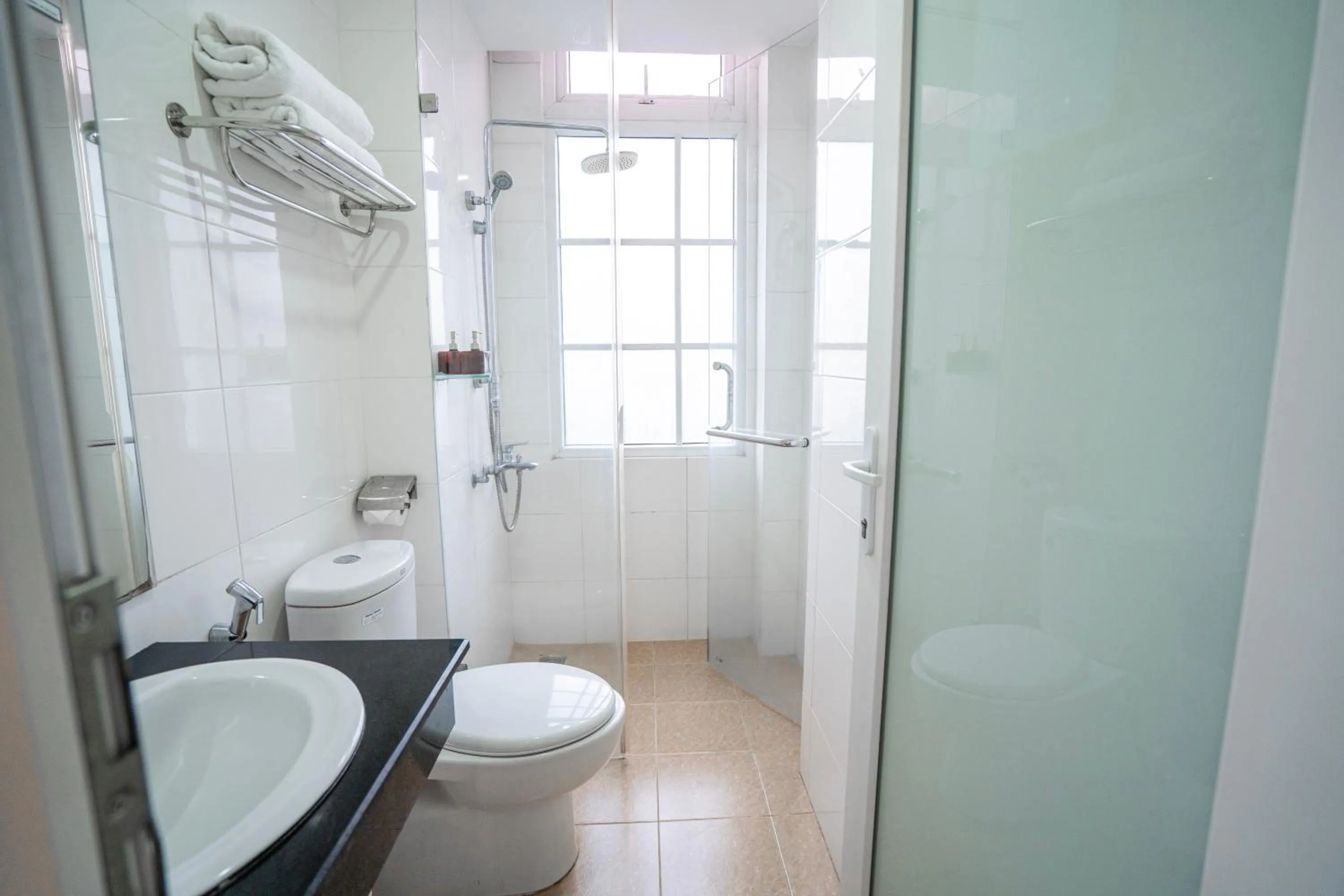 Bathroom in Sea Castle Hotel