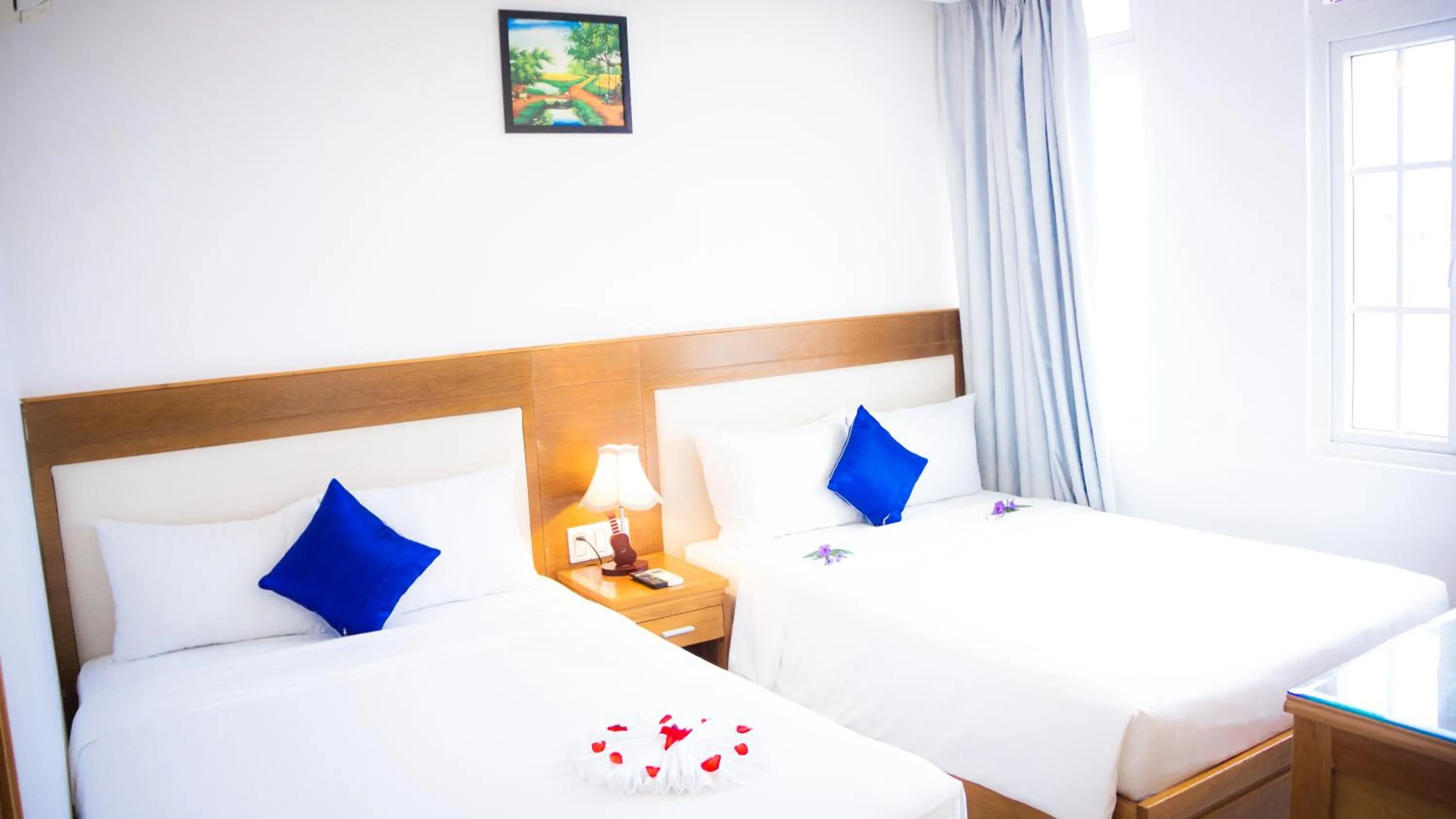 Bed in Sea Castle Hotel